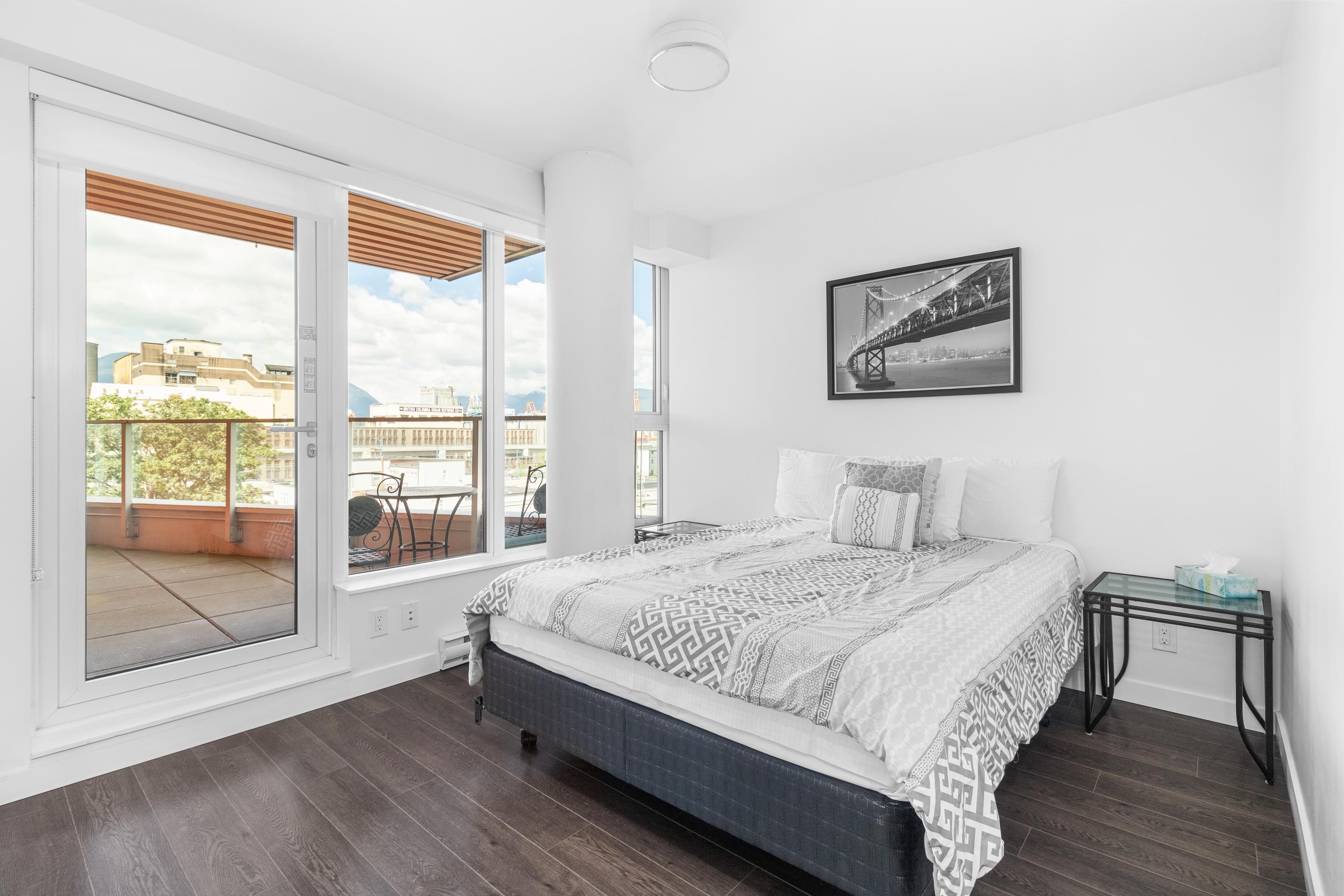 202 983 E Hastings Street, Vancouver, Strathcona, V6A 0G9 7