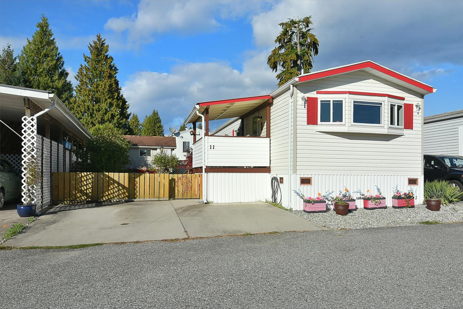 11 5575 Mason Road, Sechelt, Sechelt District, V7Z 0K9 22