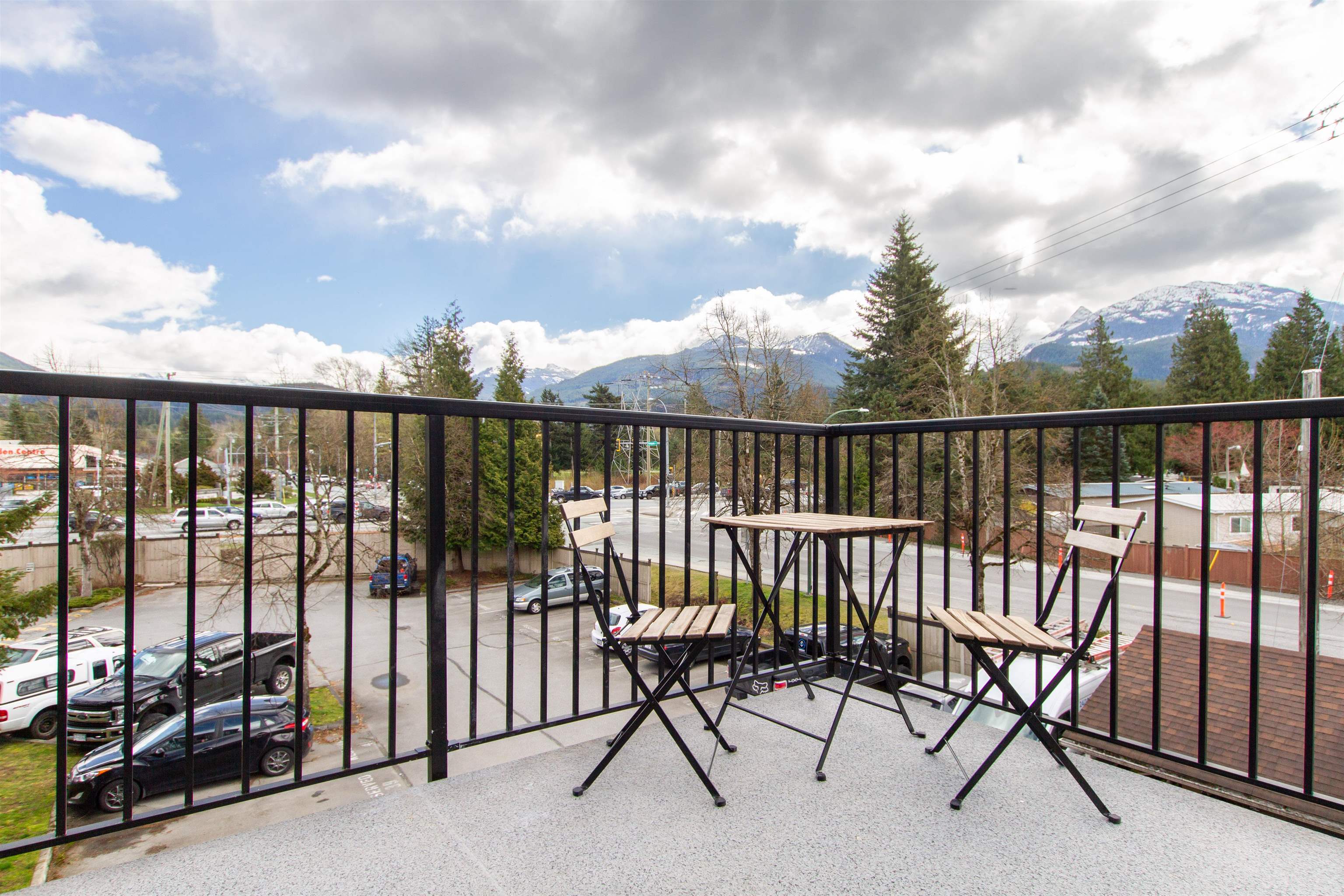 A301 40100 Willow Crescent, Squamish, Garibaldi Estates, V8B 0L8 2