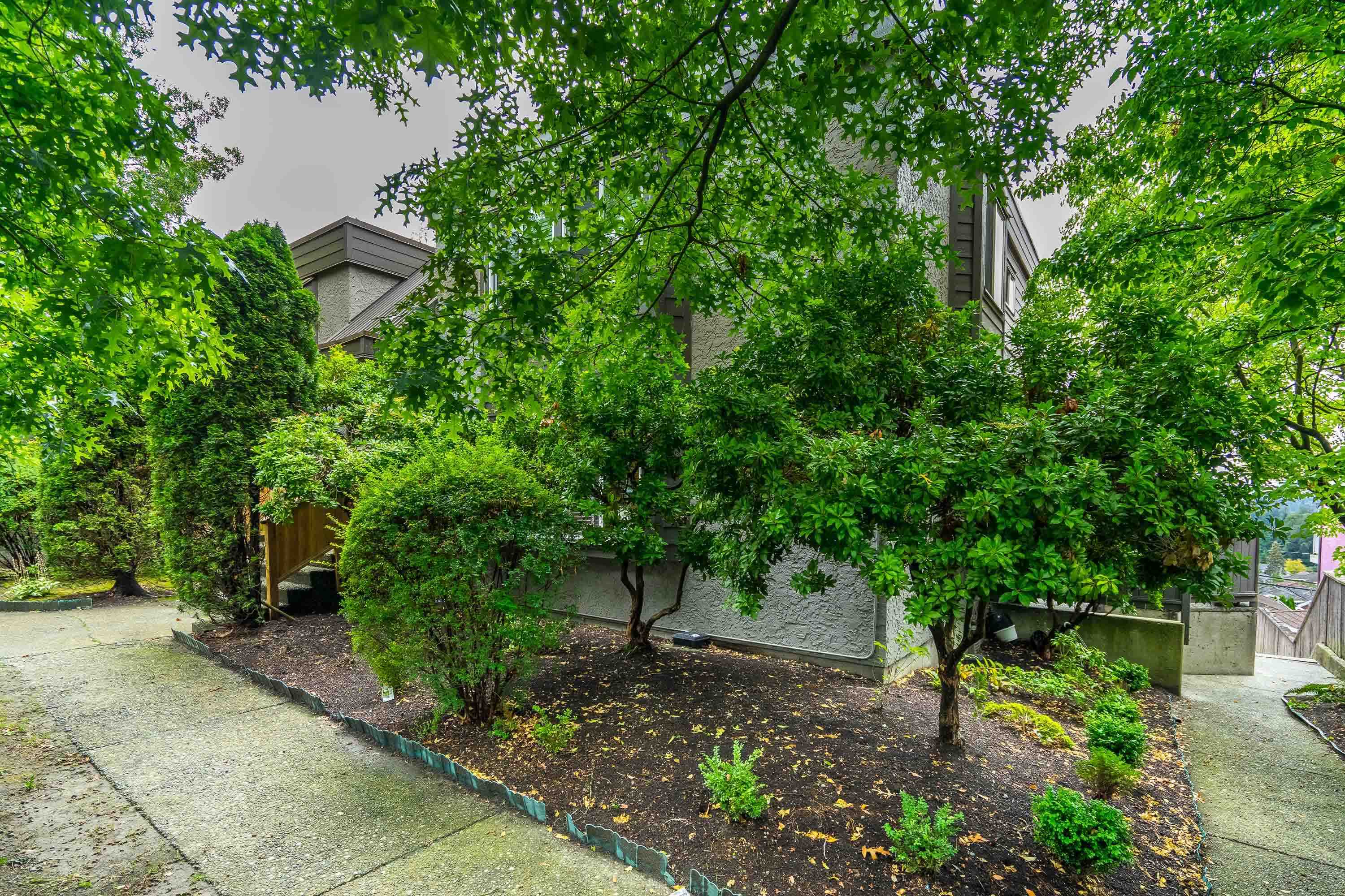 5138 Hastings Street, Burnaby, Capitol Hill BN, V5B 1P6 1