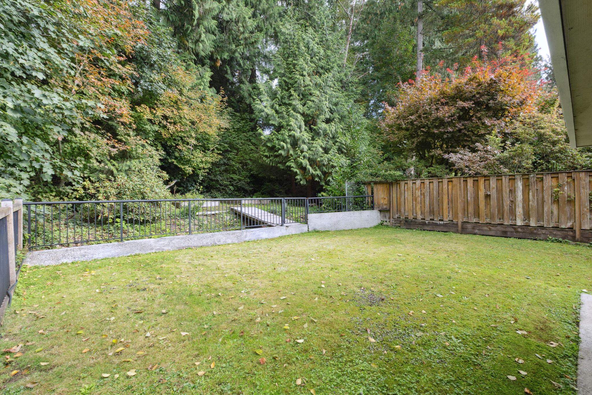 1520 Burrill Avenue, North Vancouver, Lynn Valley, V7K 1L9 31