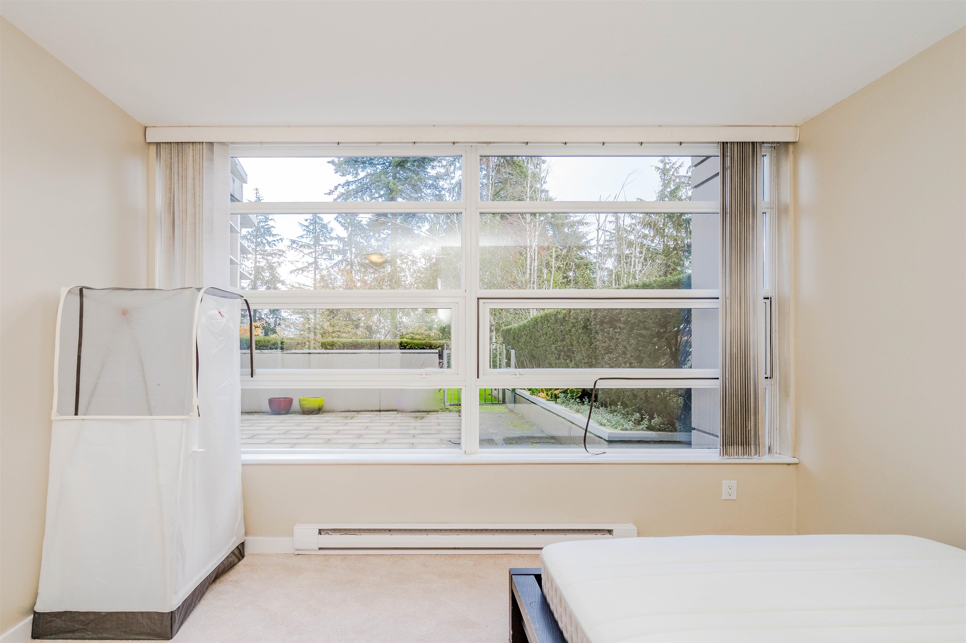 Th1 9266 University Crescent, Burnaby, Simon Fraser Univer., V5A 4Z1 22