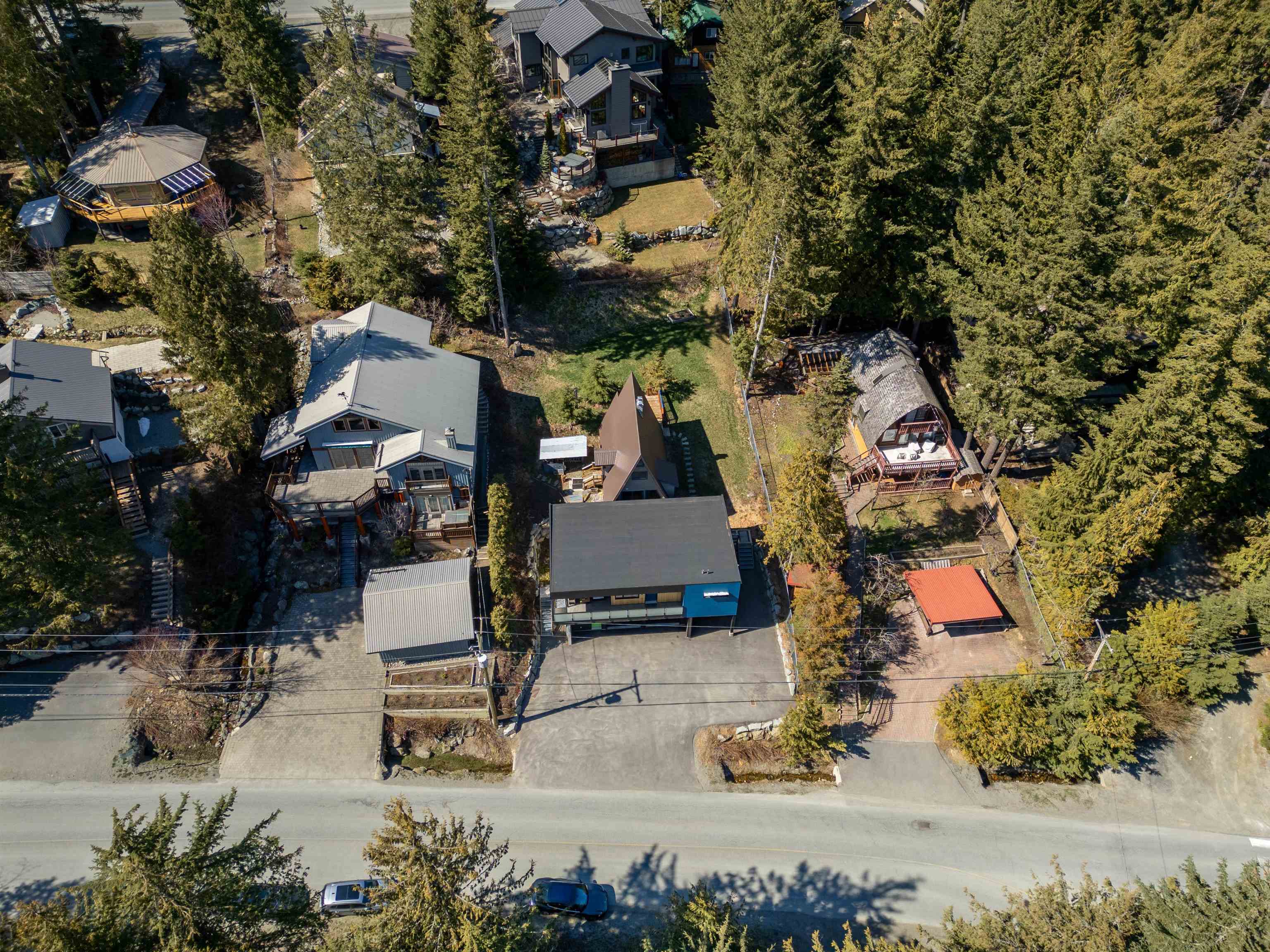 8409 Matterhorn Drive, Whistler, Alpine Meadows, V8E 0G1 25