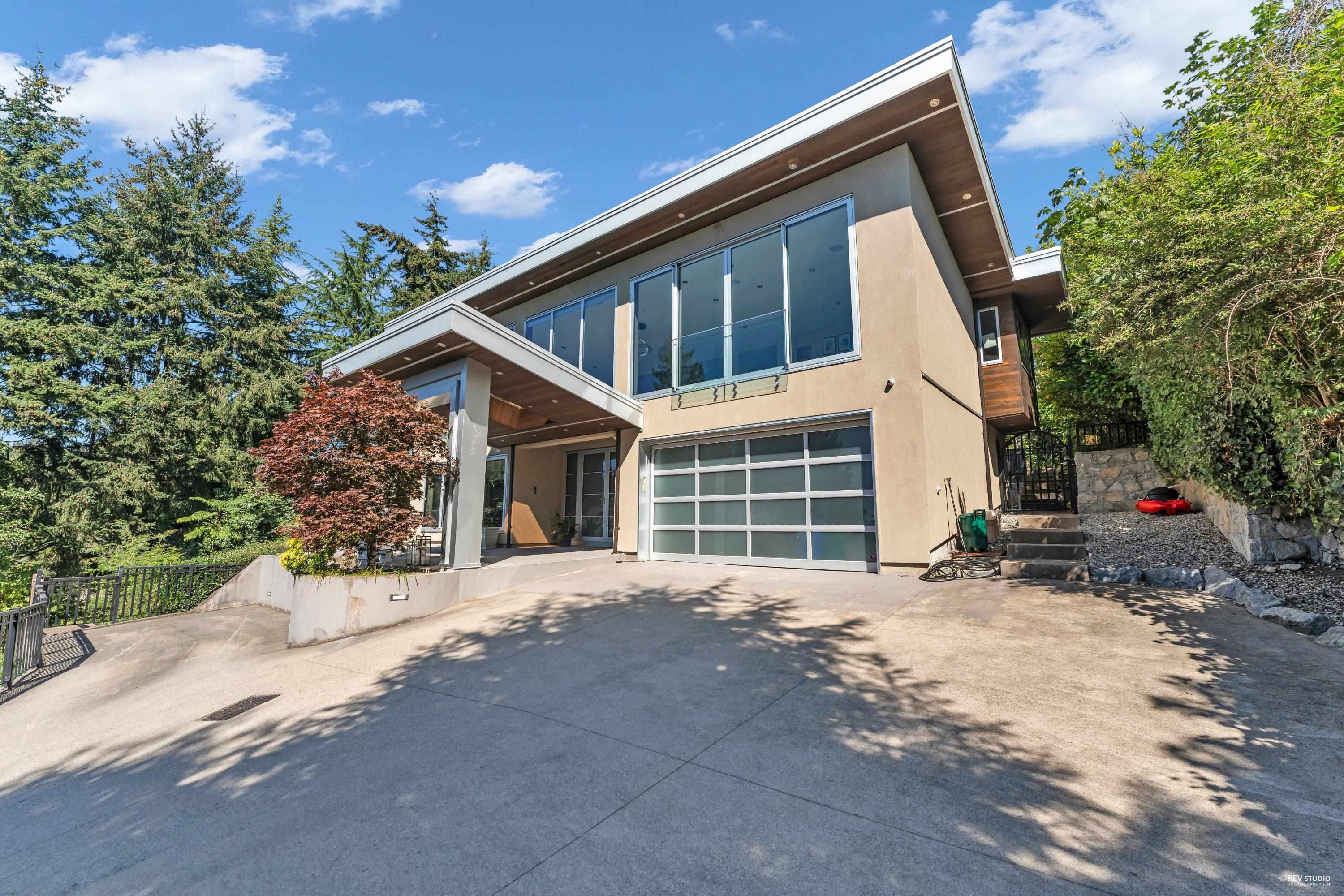 3865 Southridge Avenue, West Vancouver, Bayridge, V7V 3H9 1