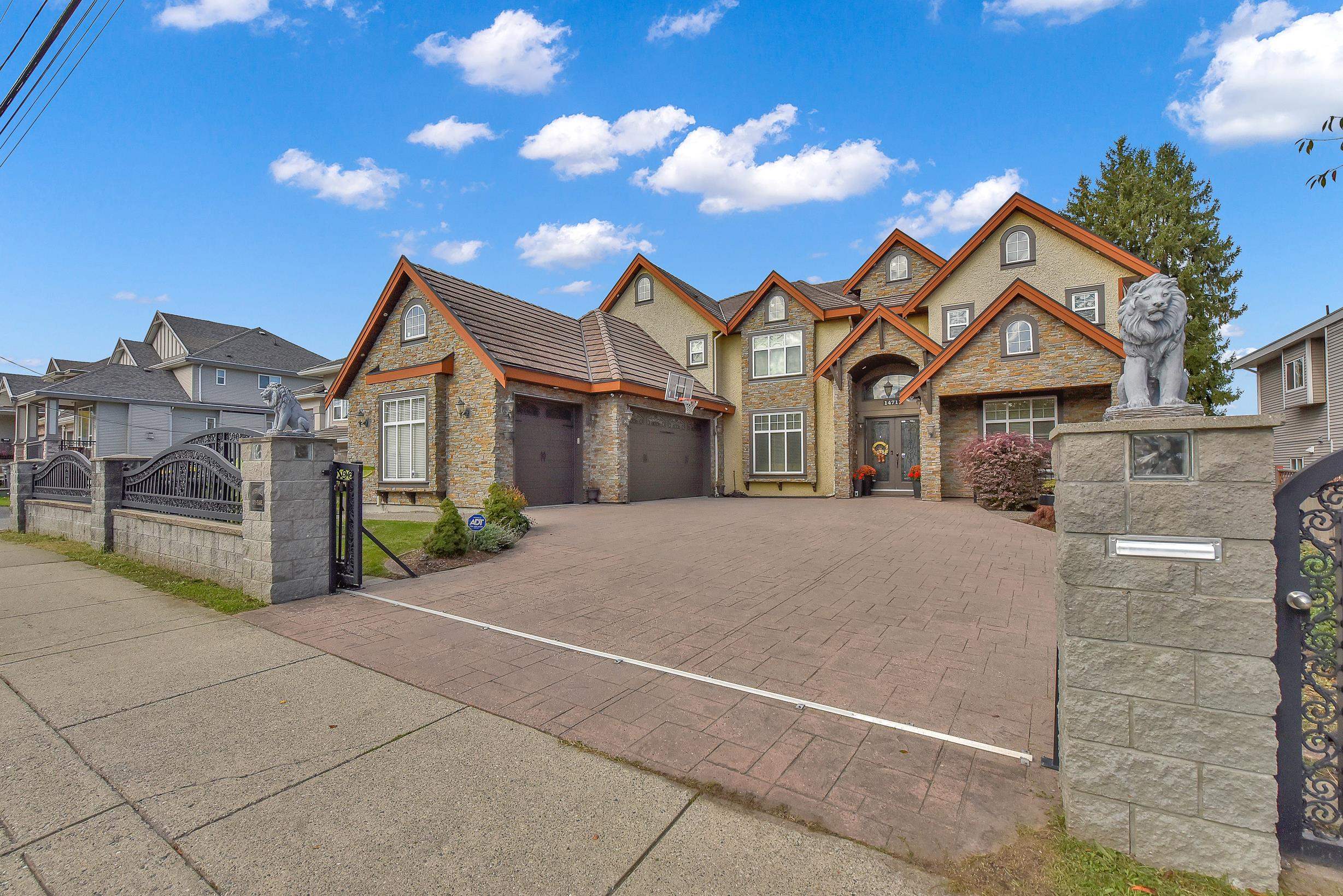 14711 76 Avenue, Surrey, East Newton, V3S 2H1 1