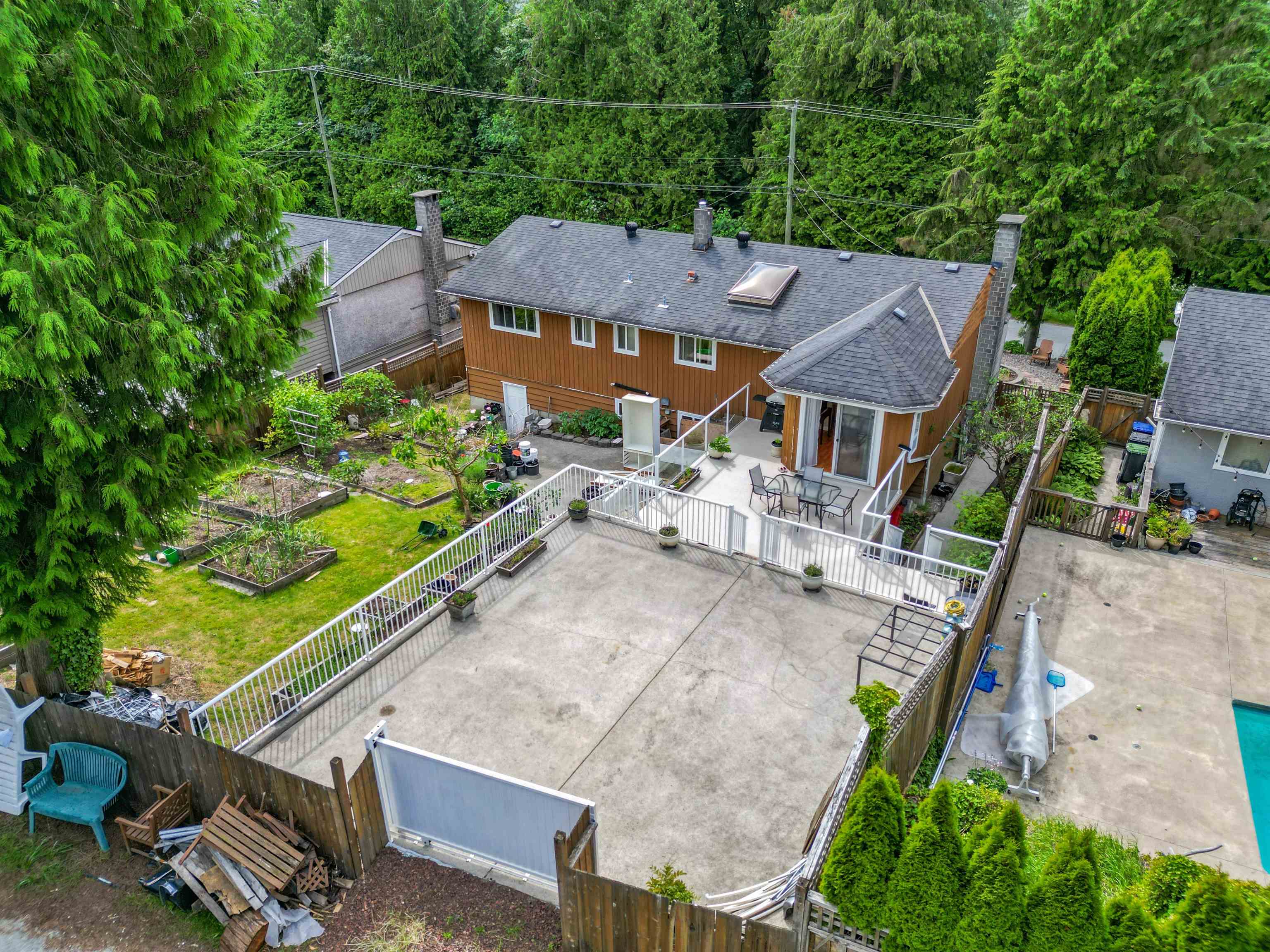 1784 Mary Hill Road, Port Coquitlam, Mary Hill, V3C 2Z7 35