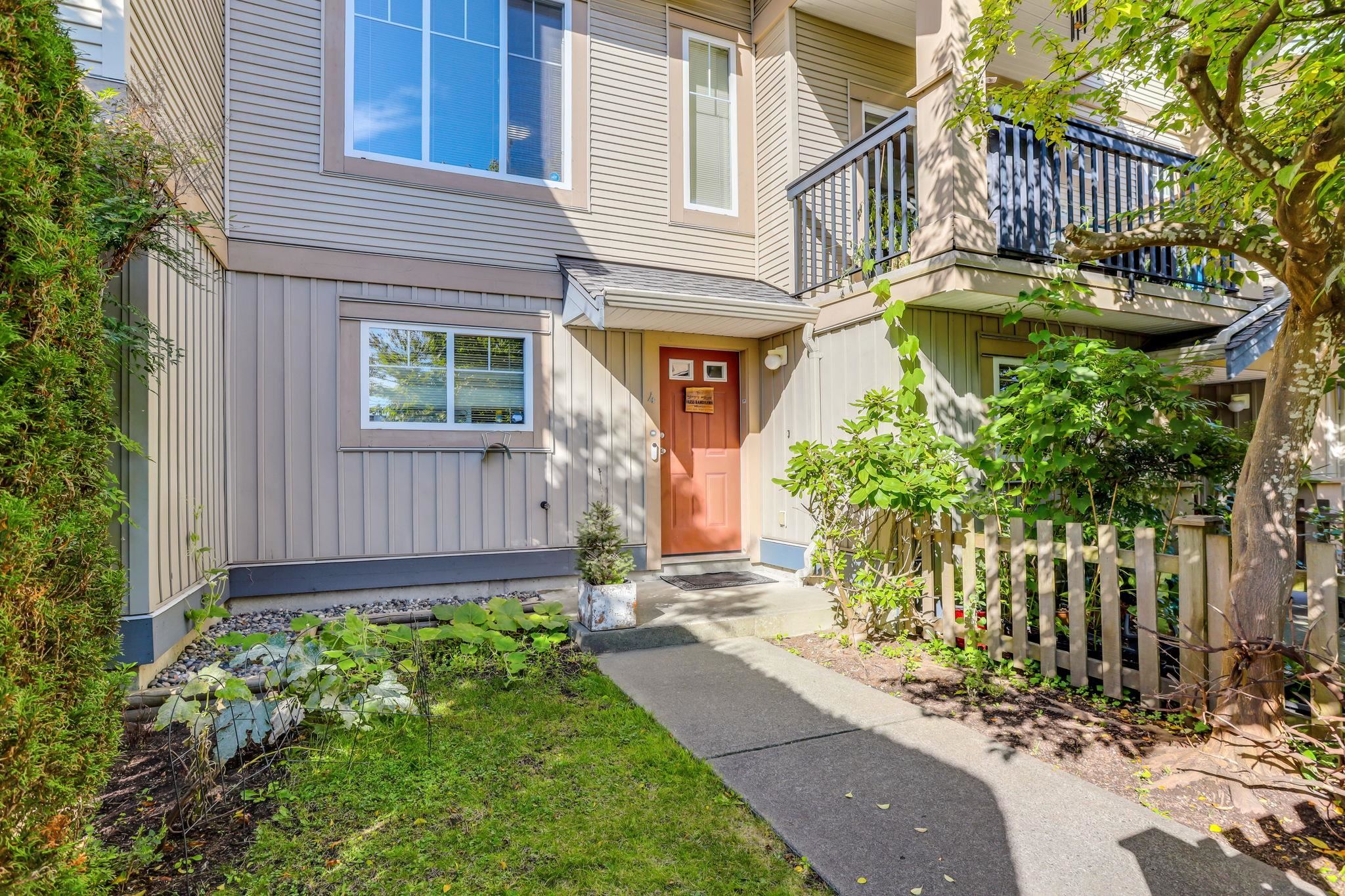 4 5839 Panorama Drive, Surrey, Sullivan Station, V3S 0P4 1