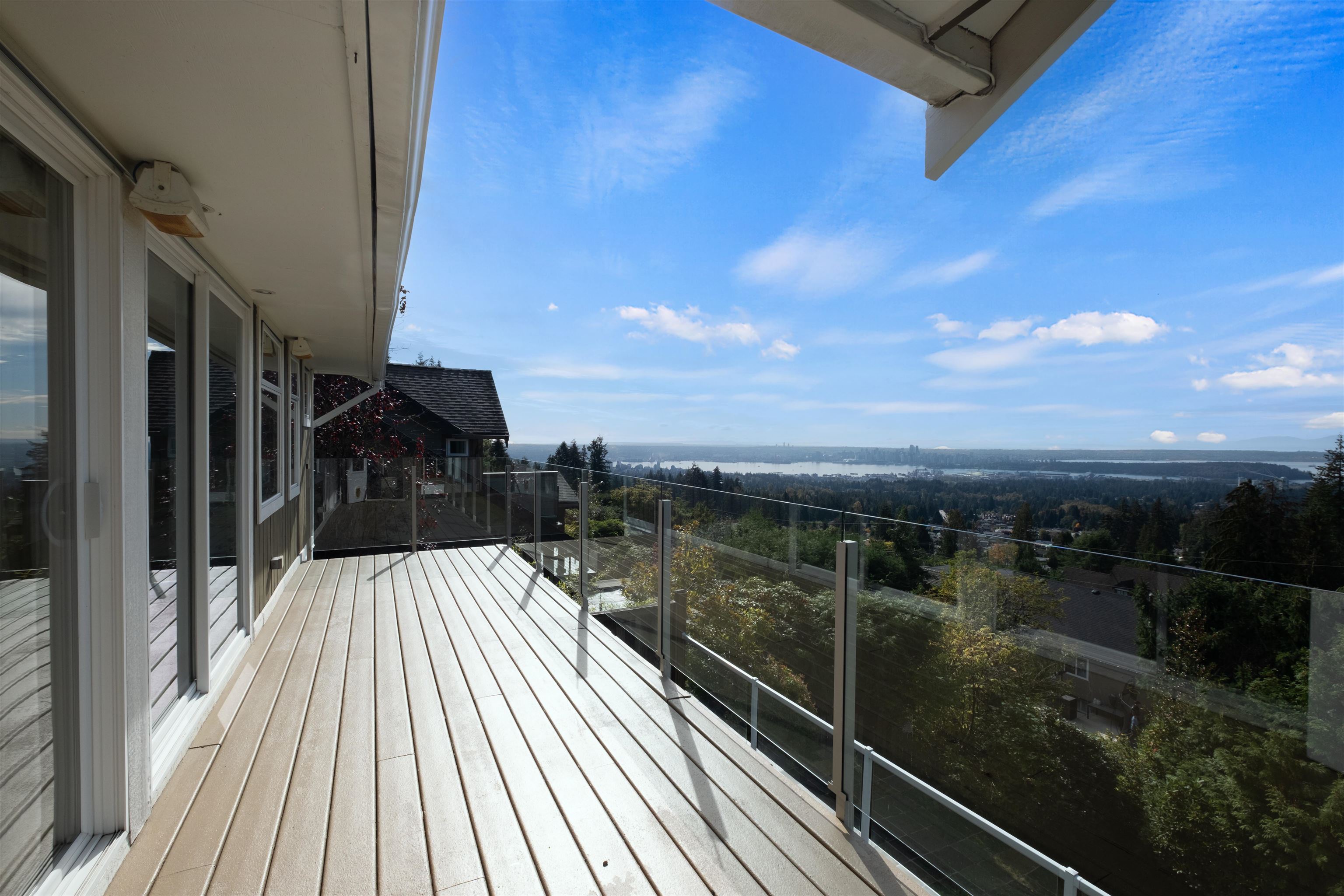 353 Newdale Court, North Vancouver, Upper Delbrook, V7N 3H3 25