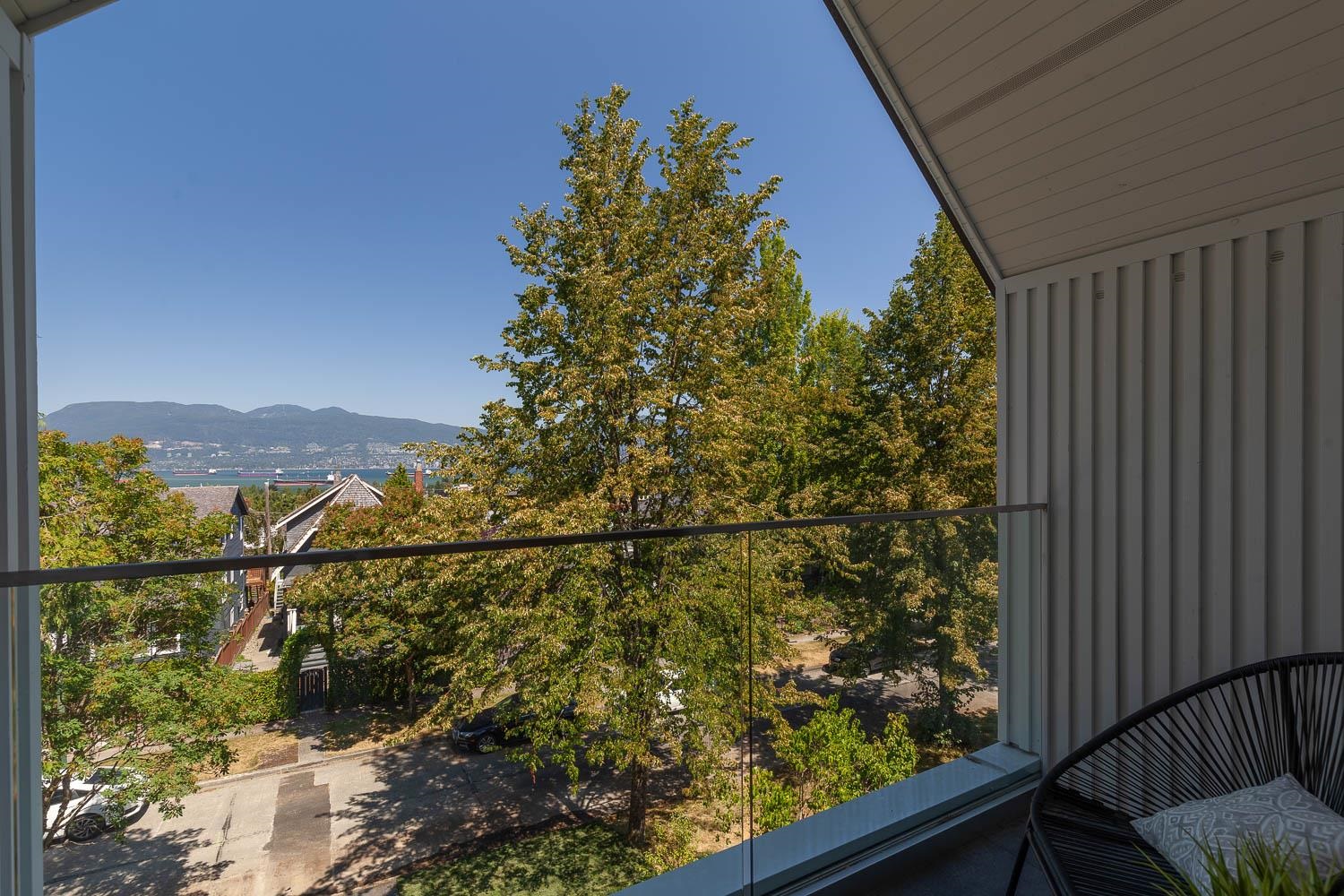 1 3850 W 13th Avenue, Vancouver, Point Grey, V6R 2S8 30