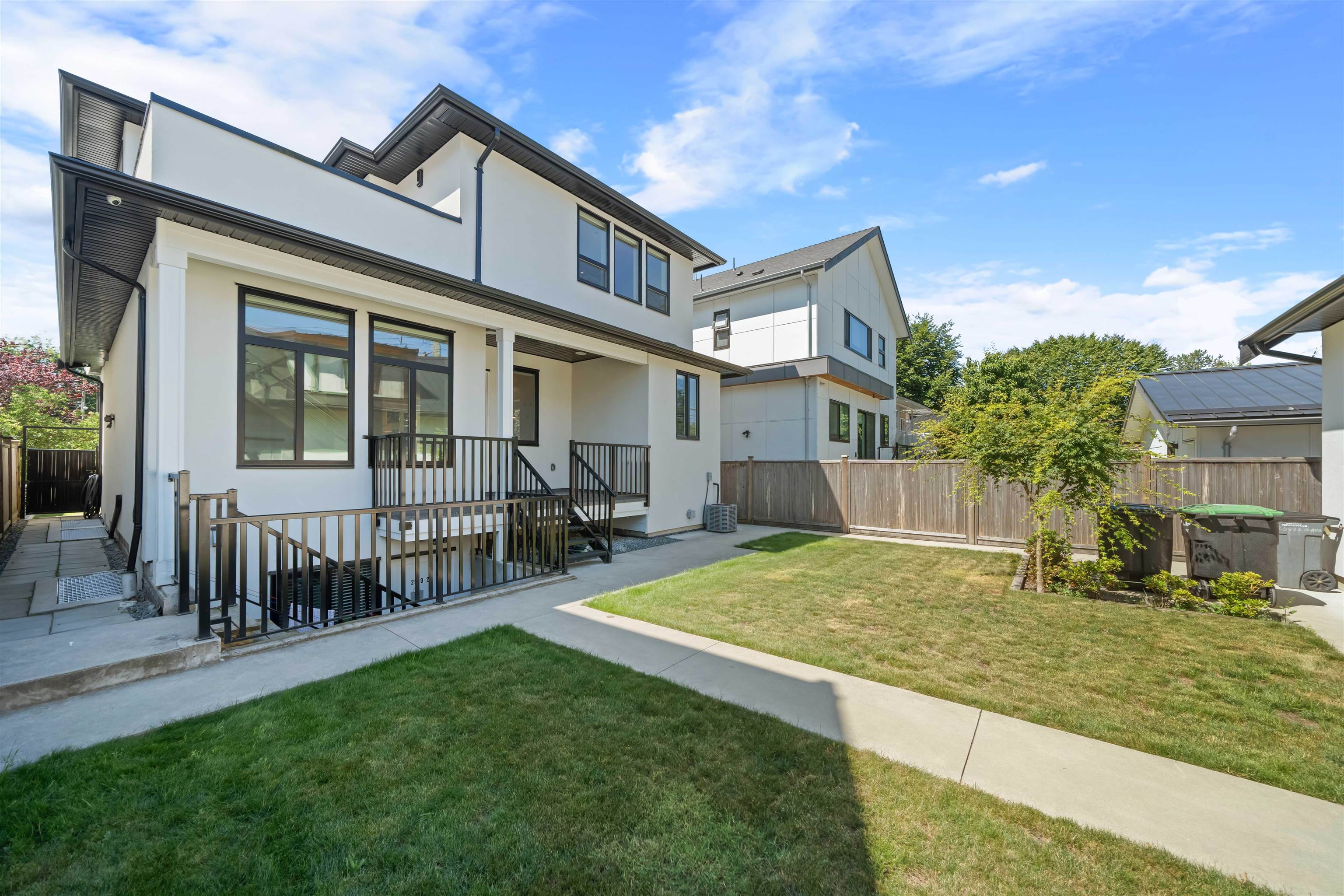 2549 E 16th Avenue, Vancouver, Renfrew Heights, V5M 2L5 29