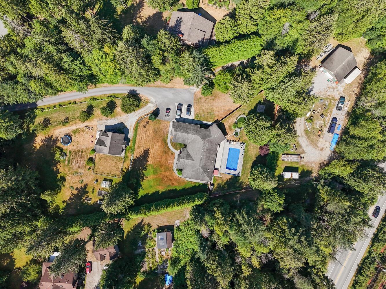 3190 Huckleberry Road, Gibsons, Roberts Creek, V0N 2W2 1