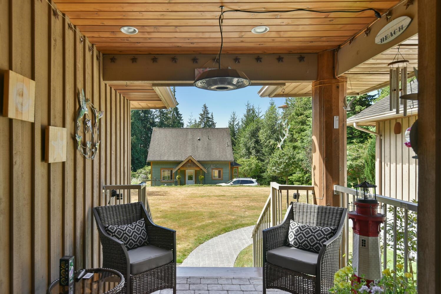 3190 Huckleberry Road, Gibsons, Roberts Creek, V0N 2W2 3