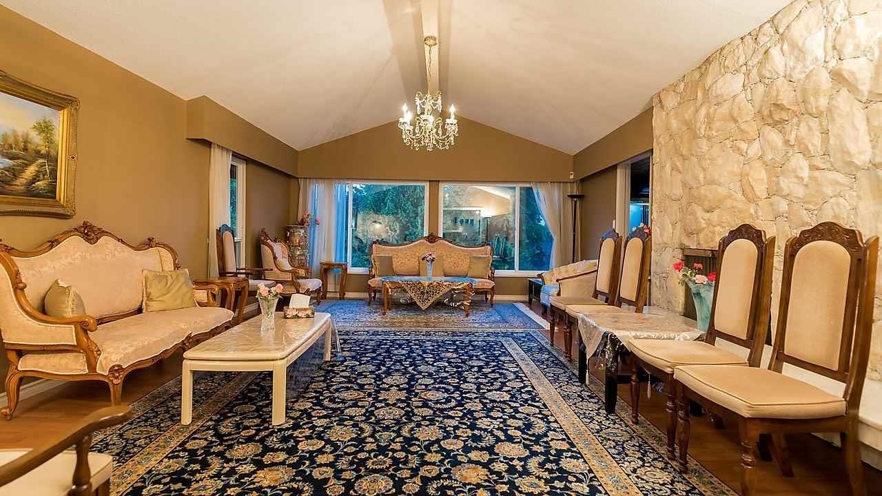 Listing image of 1181 CHARTWELL DRIVE