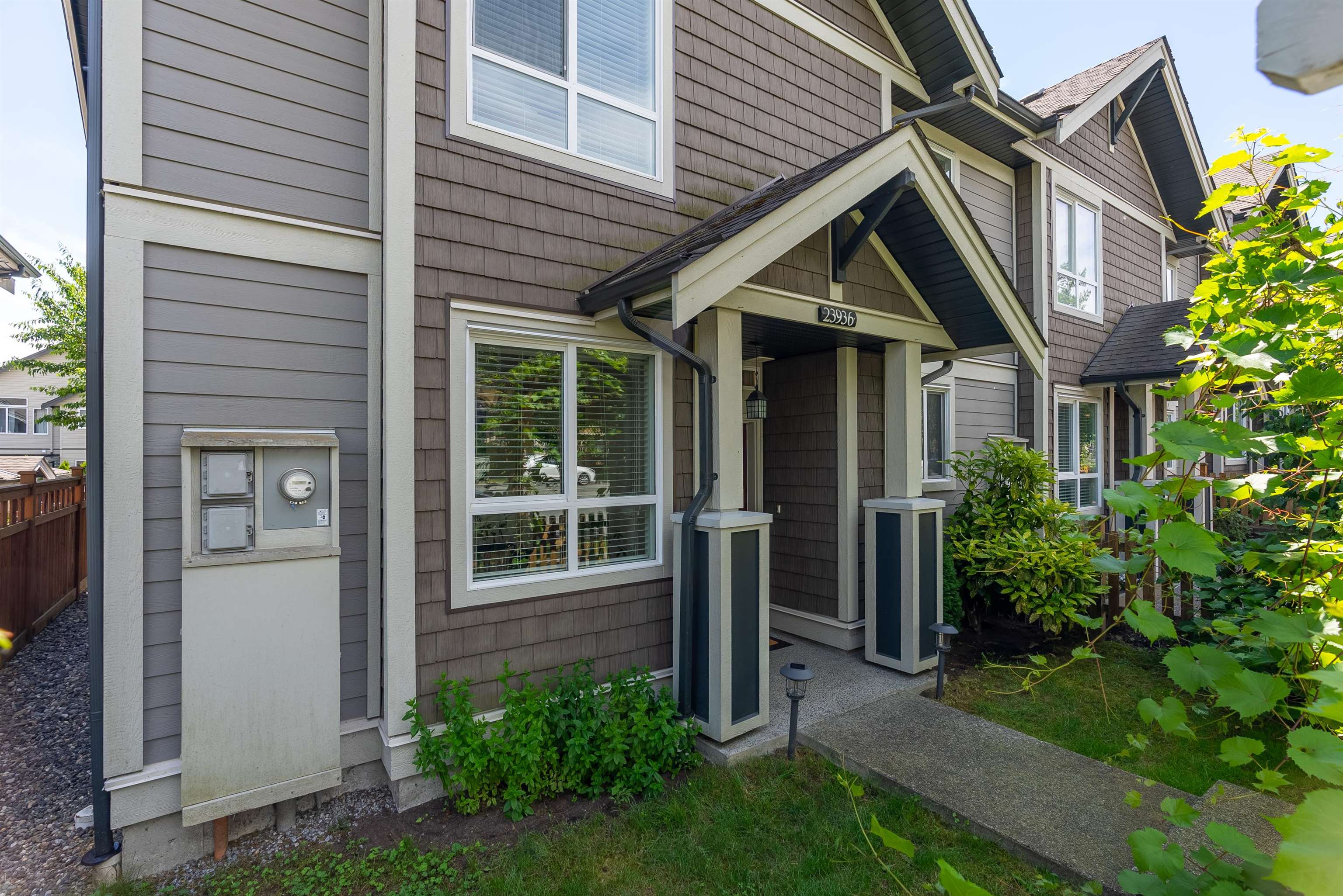 23936 Kanaka Way, Maple Ridge, Cottonwood MR, V2W 0H7 2