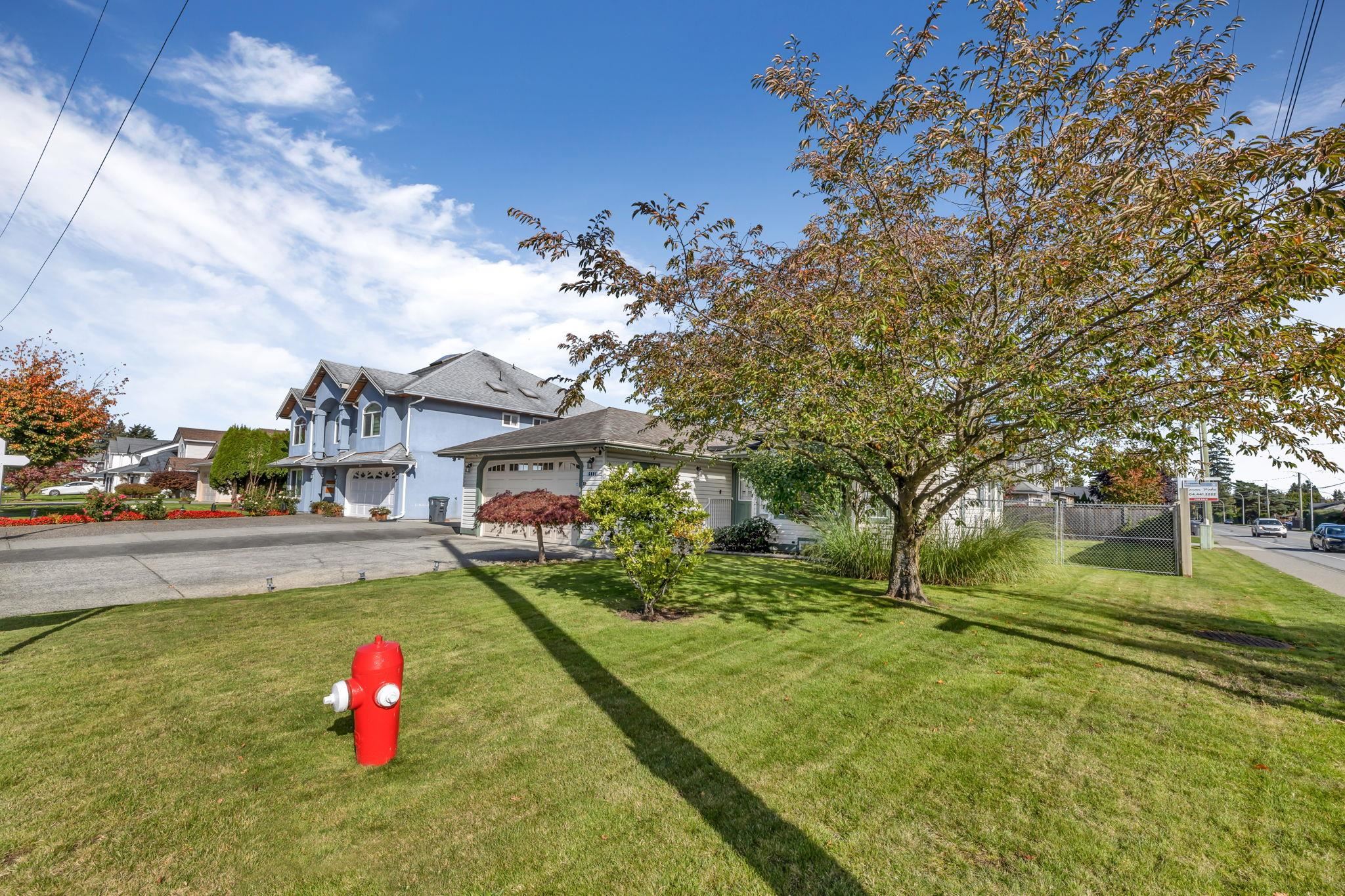 6004 170 Street, Surrey, Cloverdale BC, V3S 3Y8 1