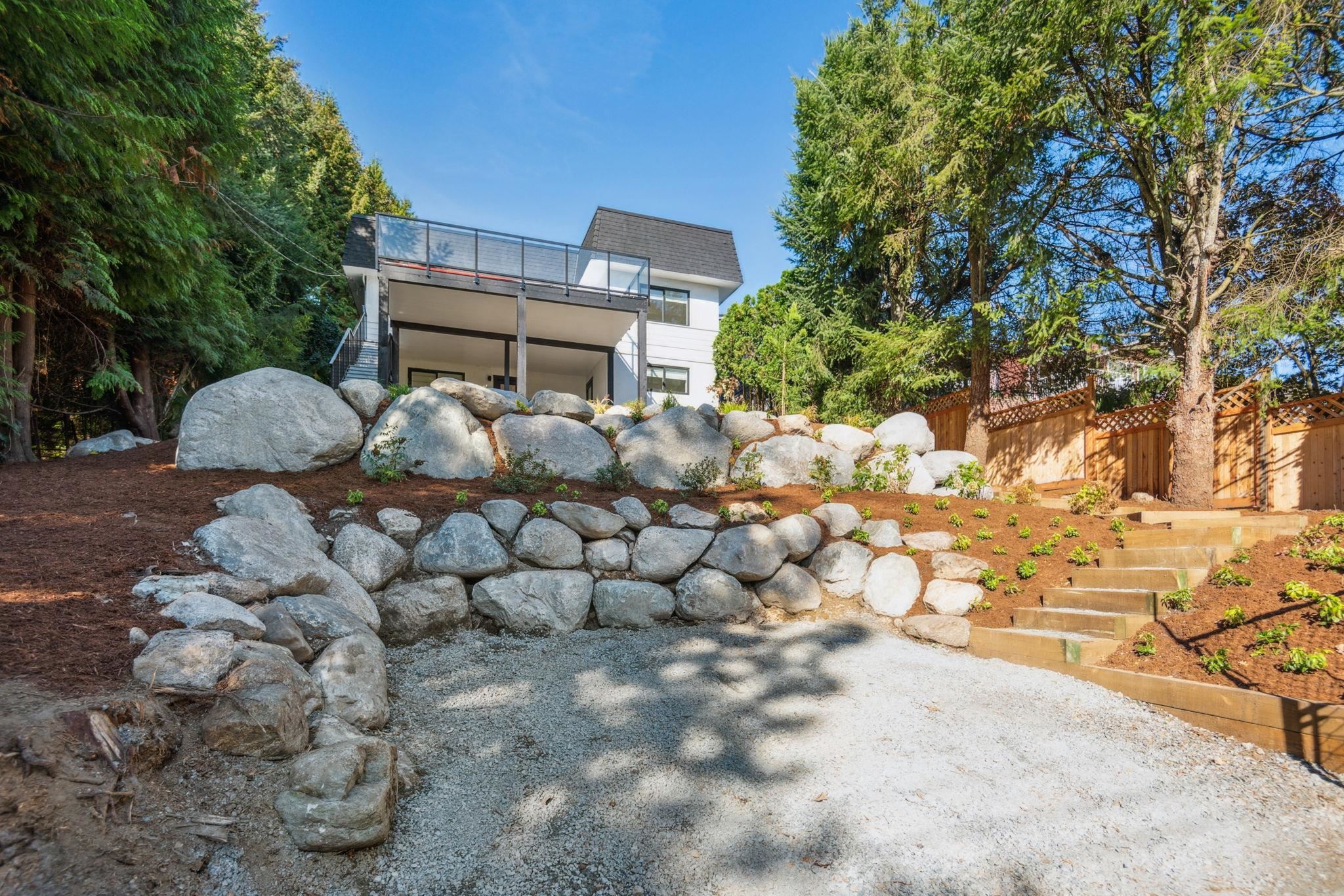 1003 Shavington Street, North Vancouver, Calverhall, V7L 1K7 25