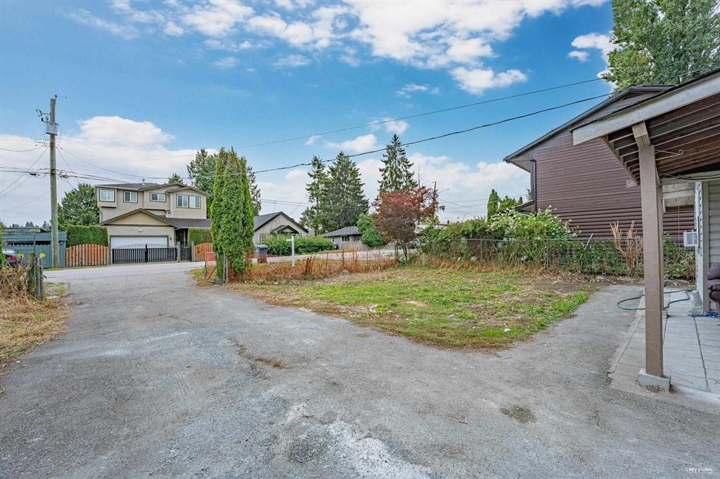 12711 115a Avenue, Surrey, Bridgeview, V3V 3P9 6