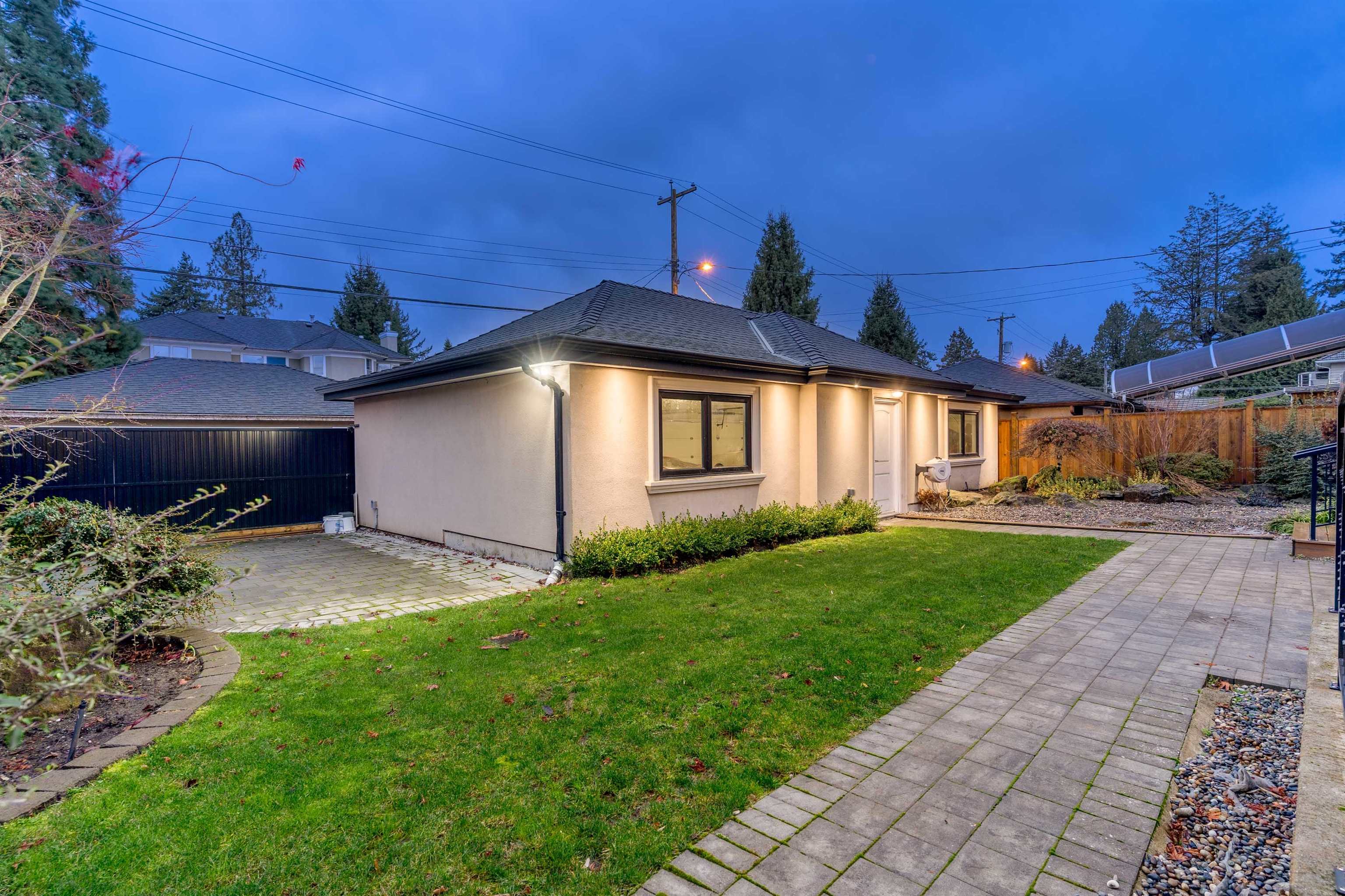 1332 W 51st Avenue, Vancouver, South Granville, V6P 1C7 35