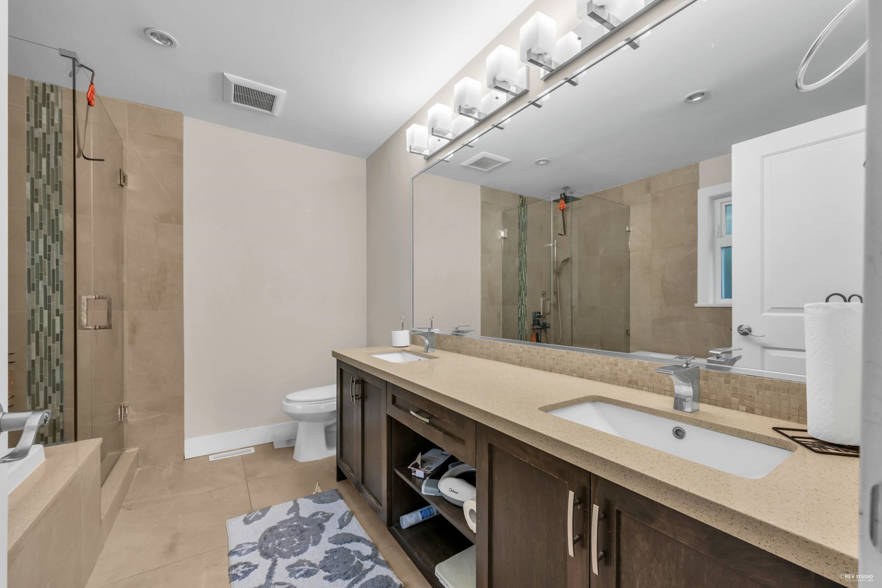 Listing image of 484 W QUEENS ROAD