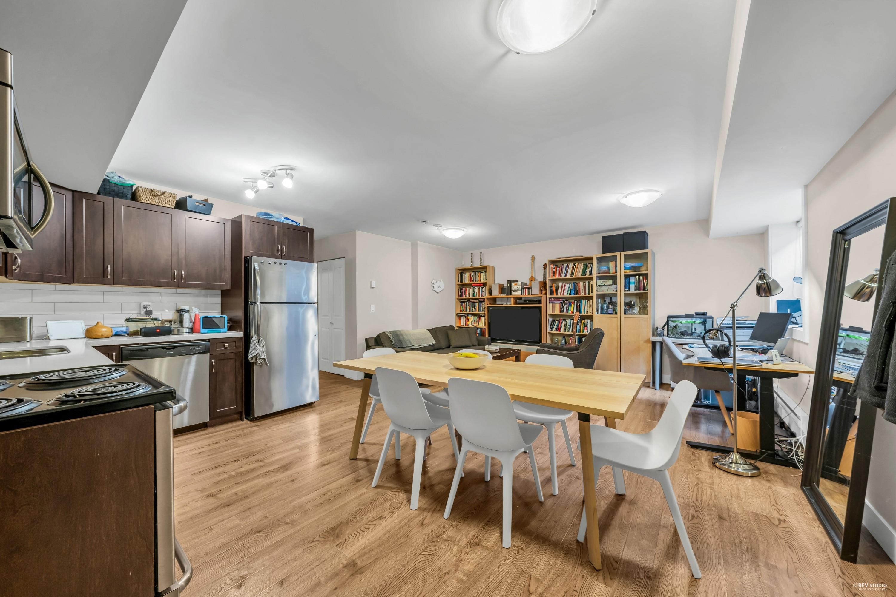 Listing image of 484 W QUEENS ROAD