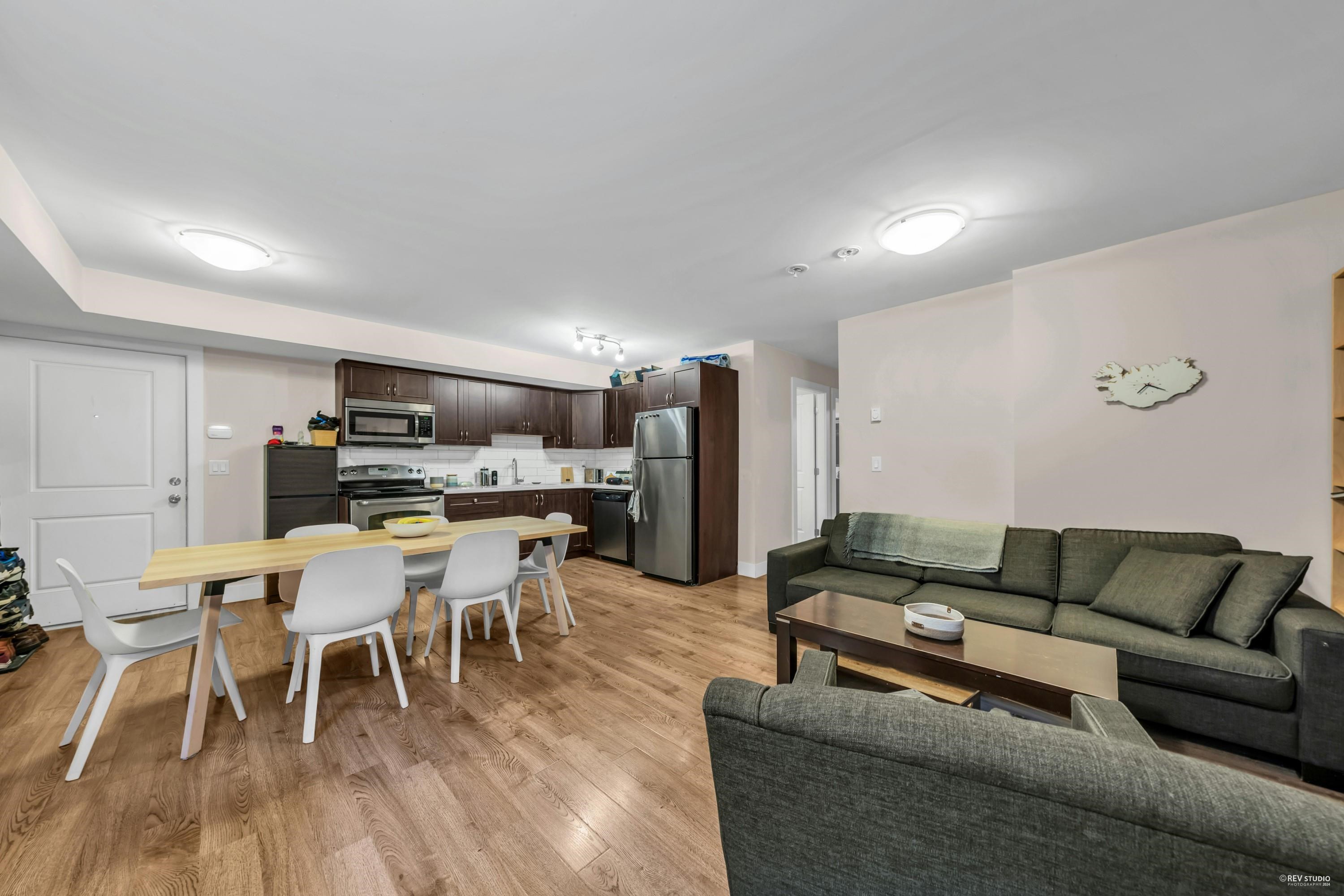 Listing image of 484 W QUEENS ROAD