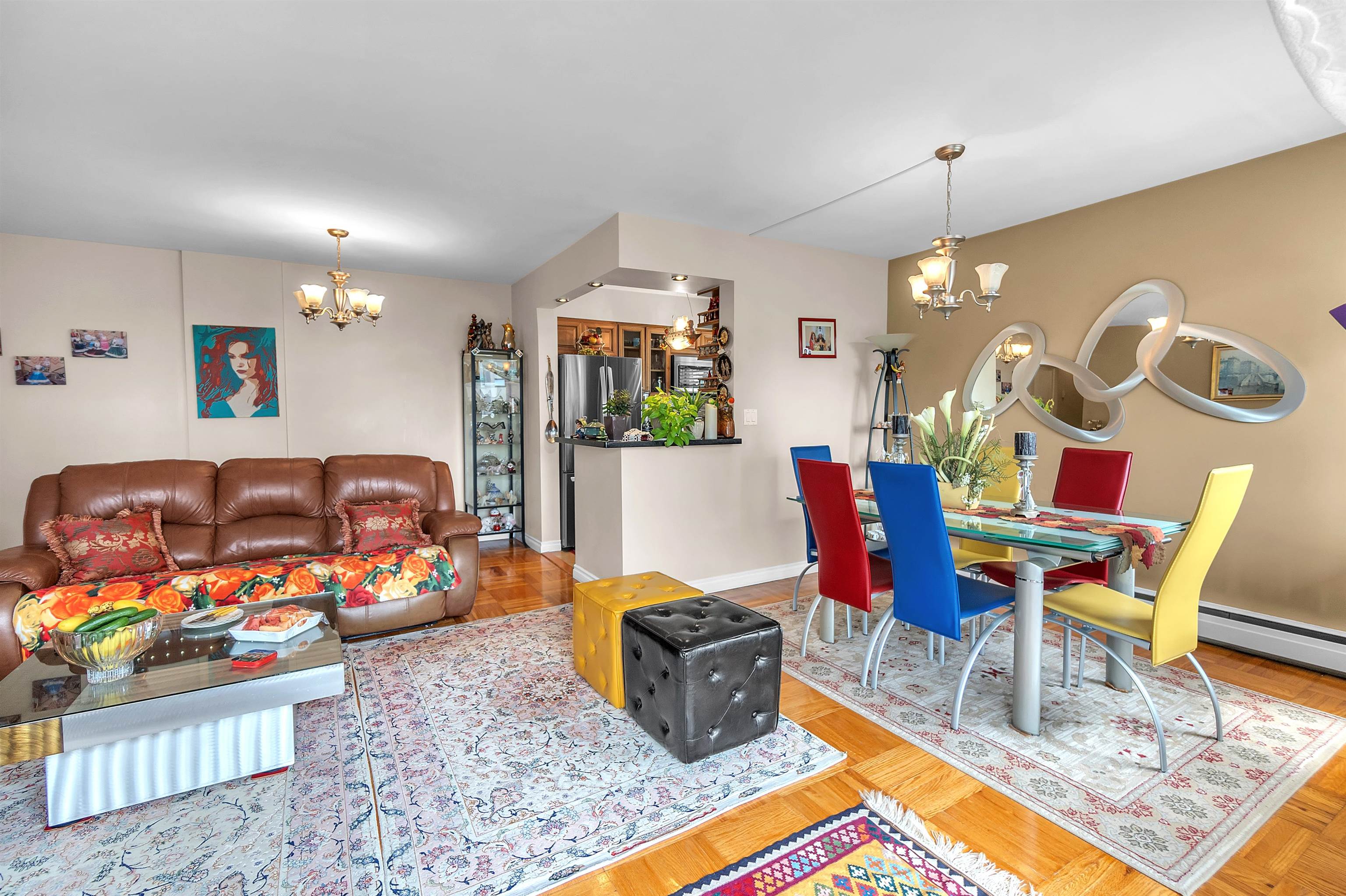 Listing image of 306 1750 ESQUIMALT AVENUE