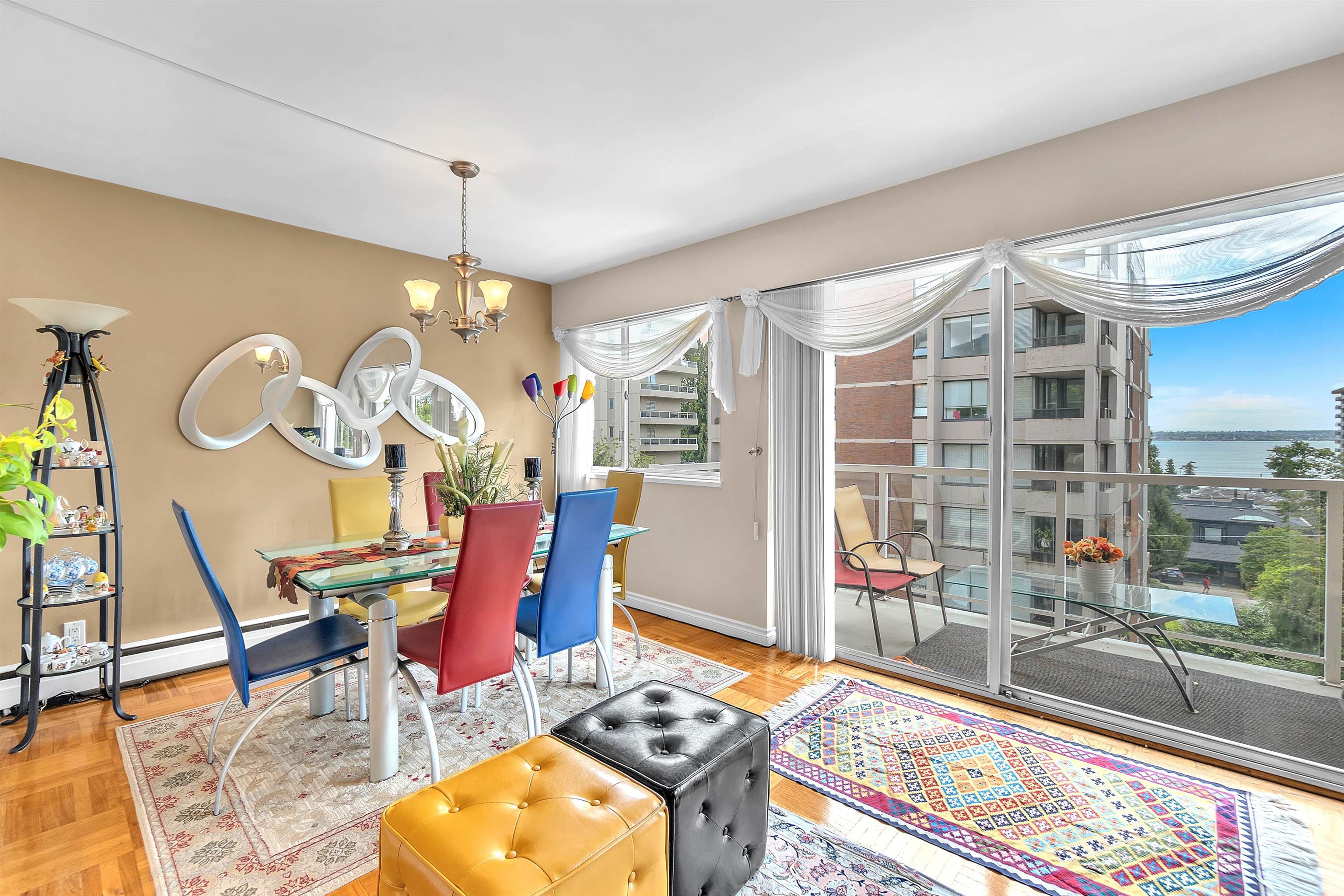 Listing image of 306 1750 ESQUIMALT AVENUE