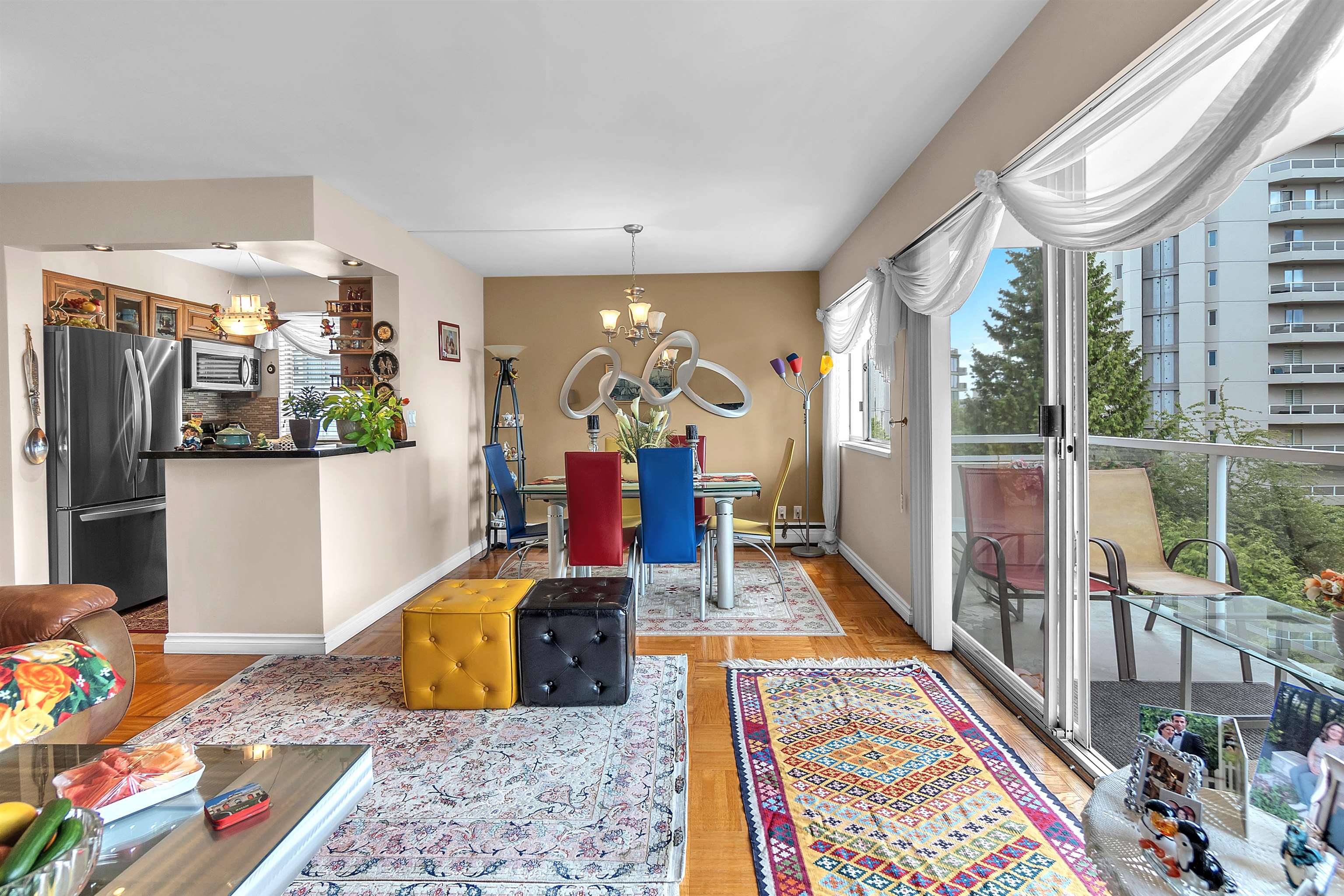 Listing image of 306 1750 ESQUIMALT AVENUE