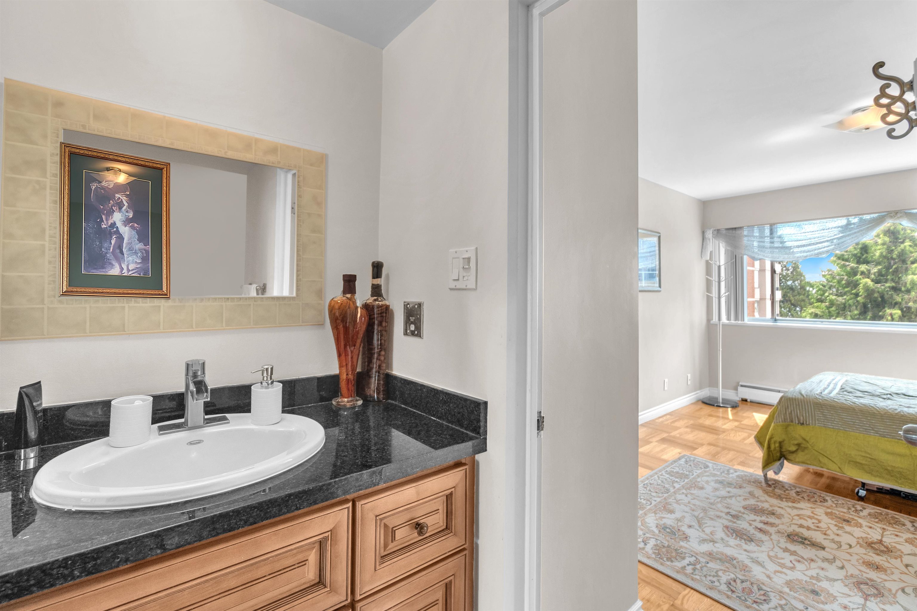 Listing image of 306 1750 ESQUIMALT AVENUE