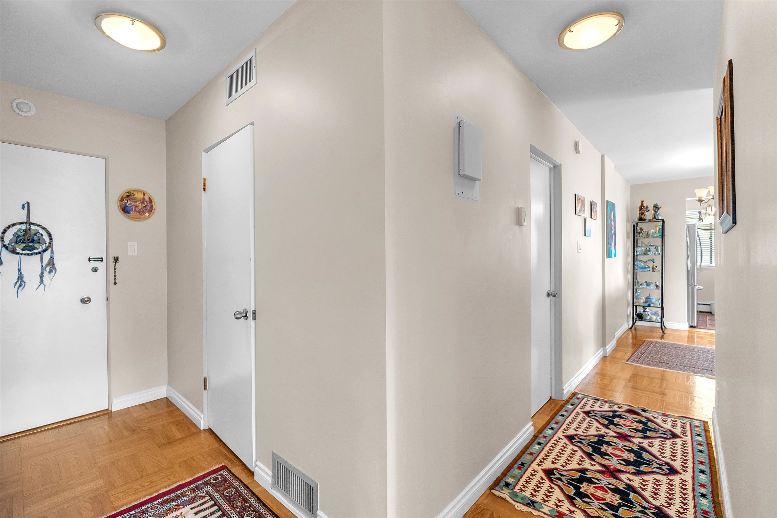 Listing image of 306 1750 ESQUIMALT AVENUE
