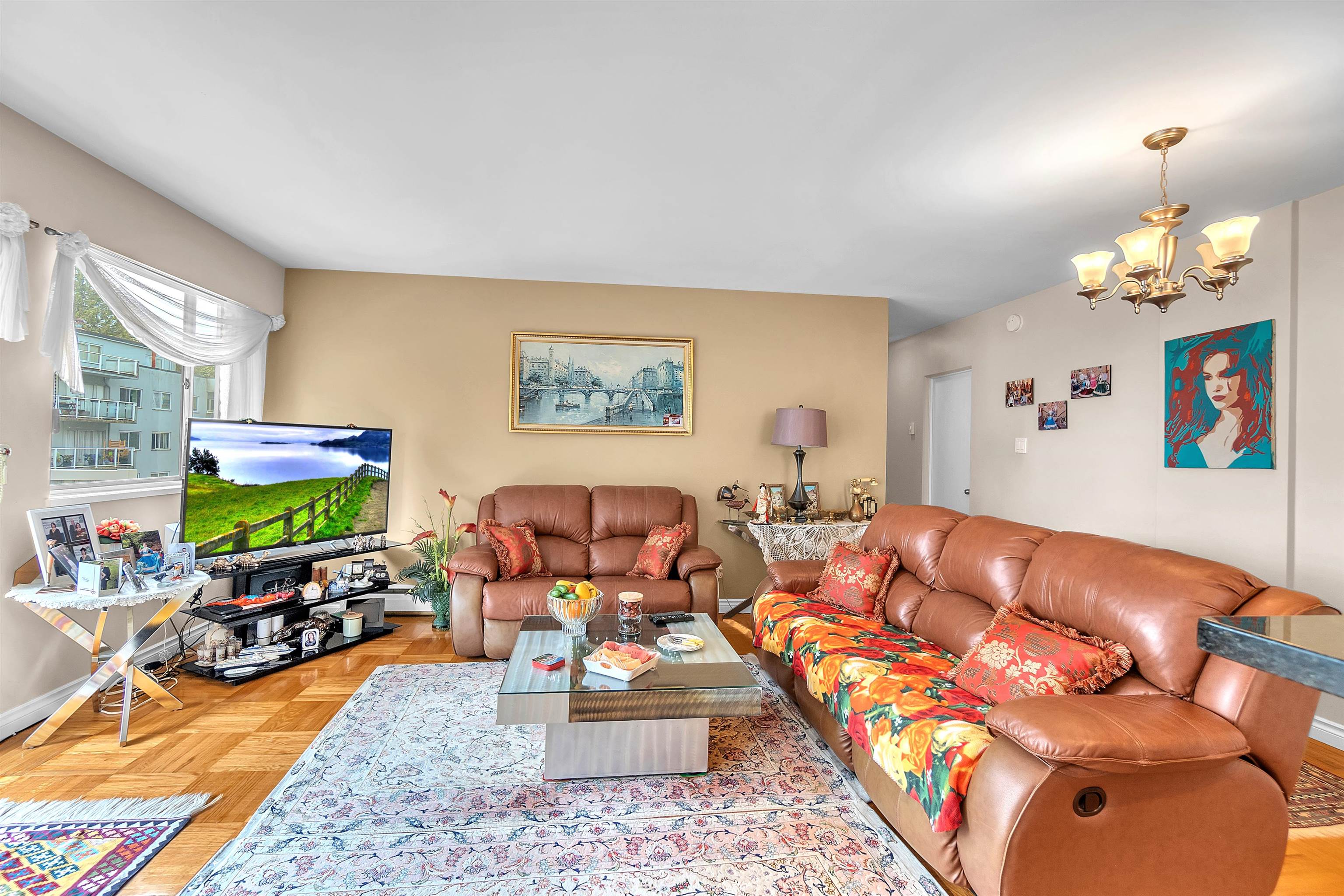 Listing image of 306 1750 ESQUIMALT AVENUE