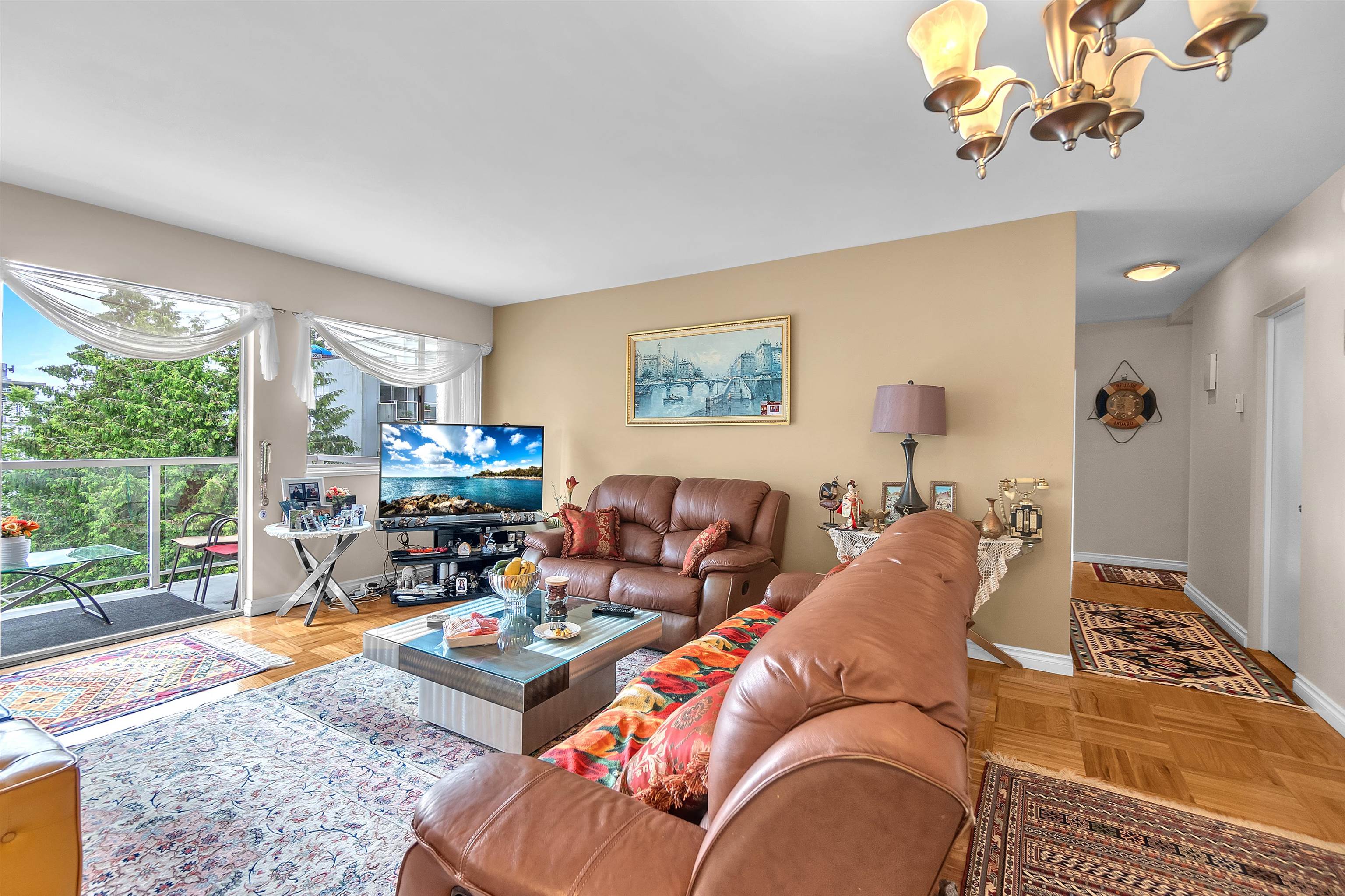 Listing image of 306 1750 ESQUIMALT AVENUE