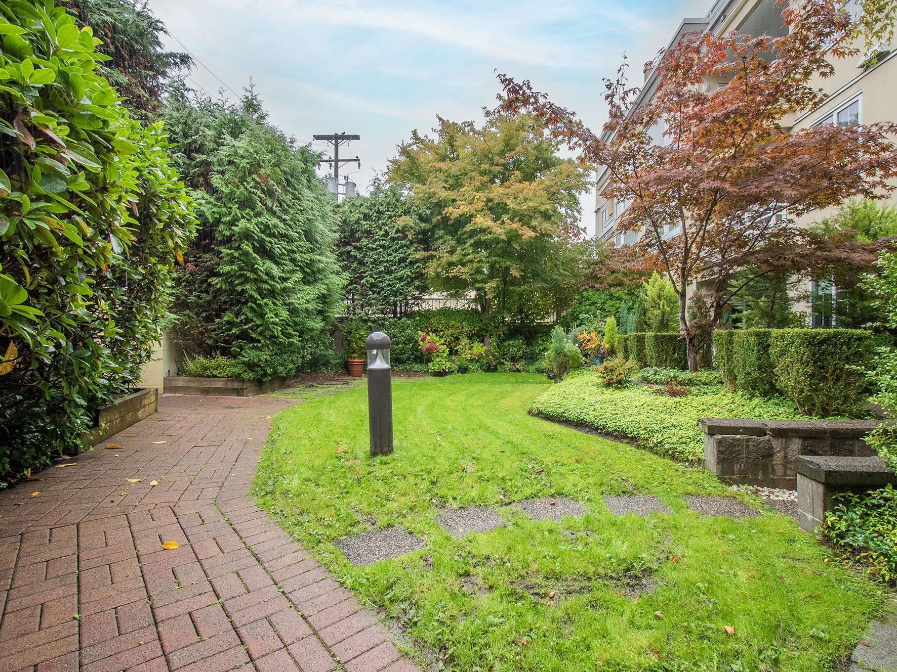 103 2105 W 42nd Avenue, Vancouver, Kerrisdale, V6M 2B7 23