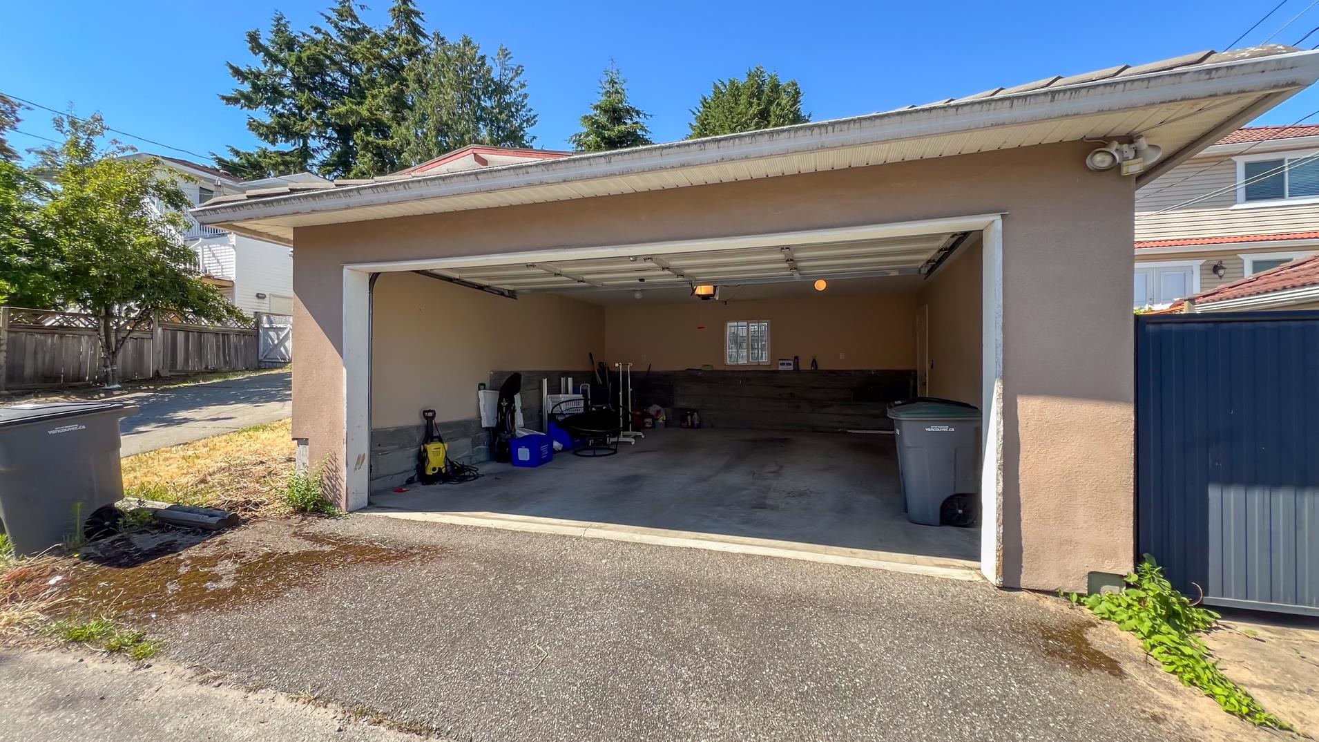 260 W 63rd Avenue, Vancouver, Marpole, V5X 2H8 33