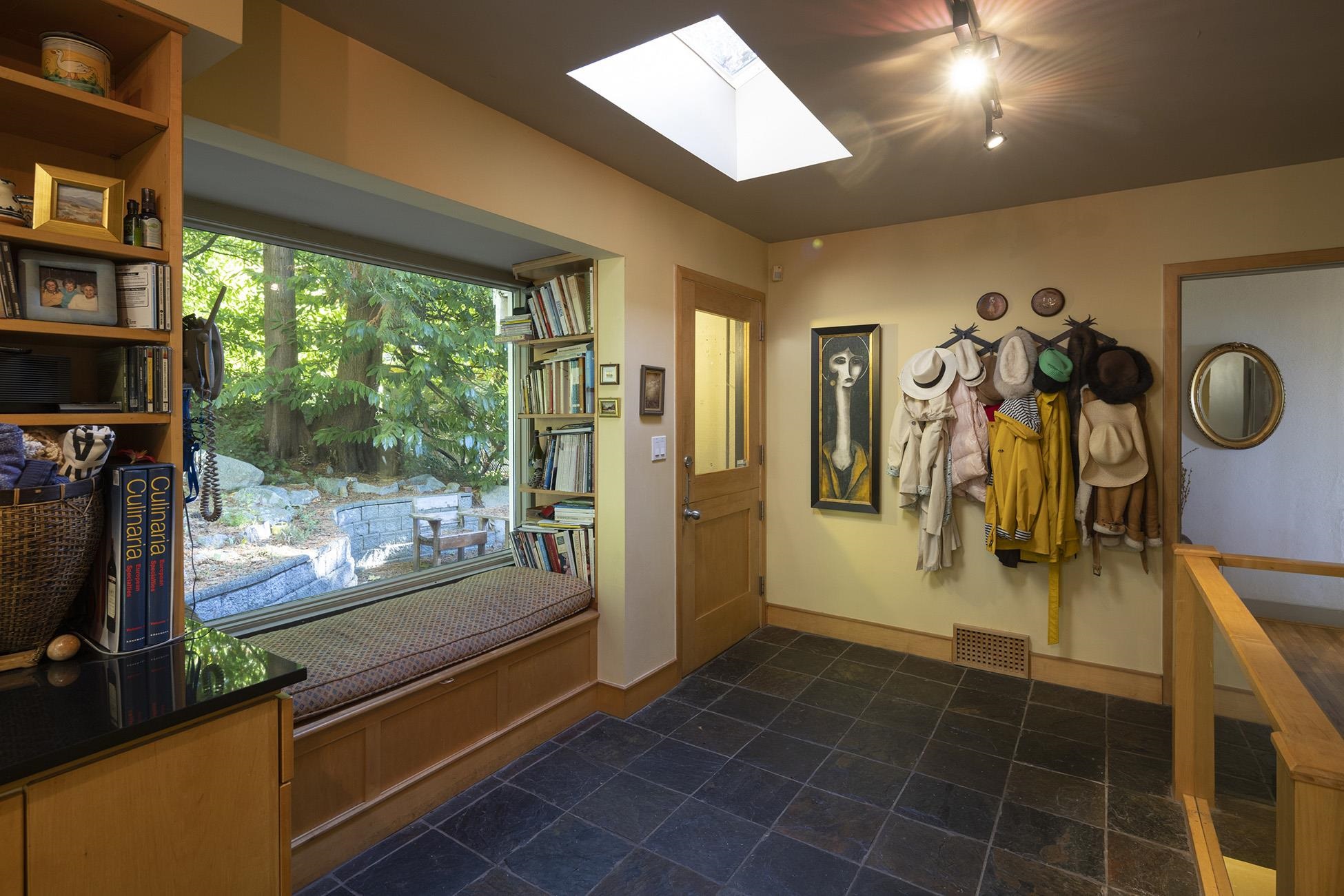 Listing image of 3095 MATHERS AVENUE