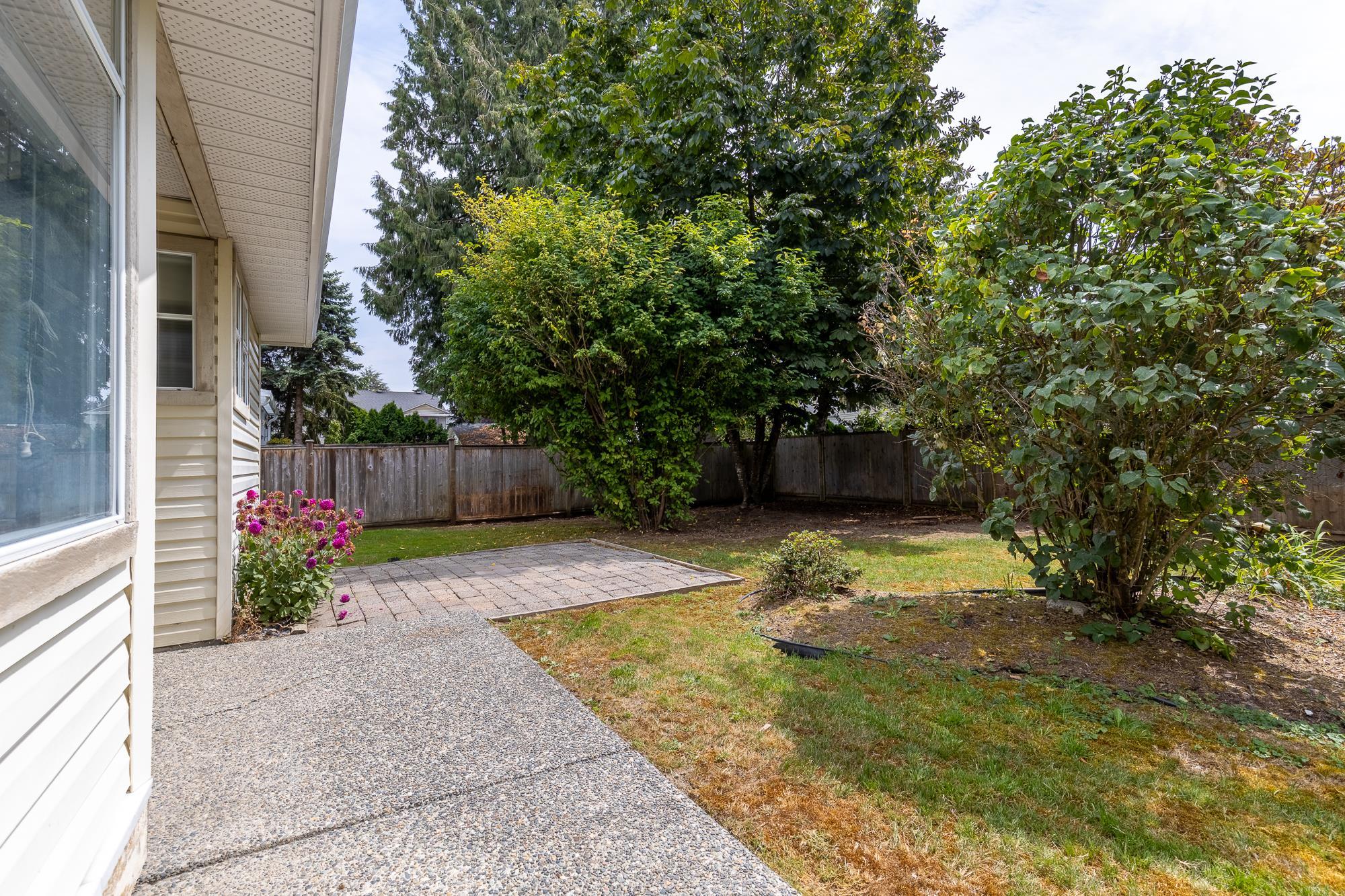 15514 108 Avenue, Surrey, Fraser Heights, V3R 0M2 35