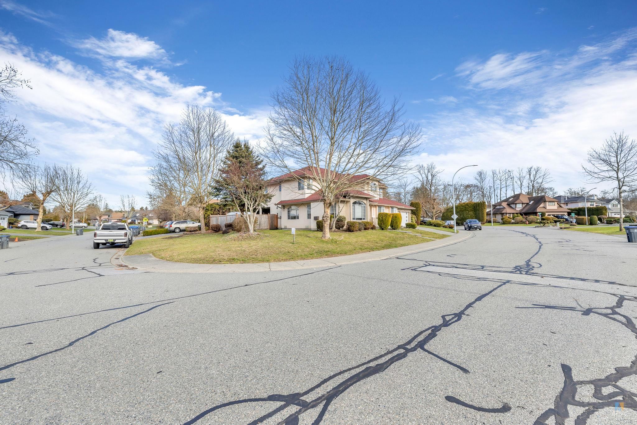 14277 84a Avenue, Surrey, Bear Creek Green Timbers, V3W 0Z8 1