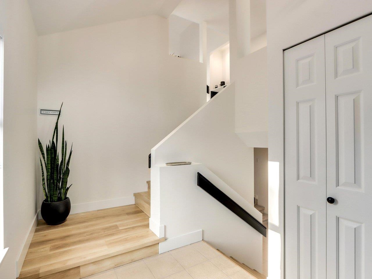 Listing image of 1 1900 INDIAN RIVER CRESCENT