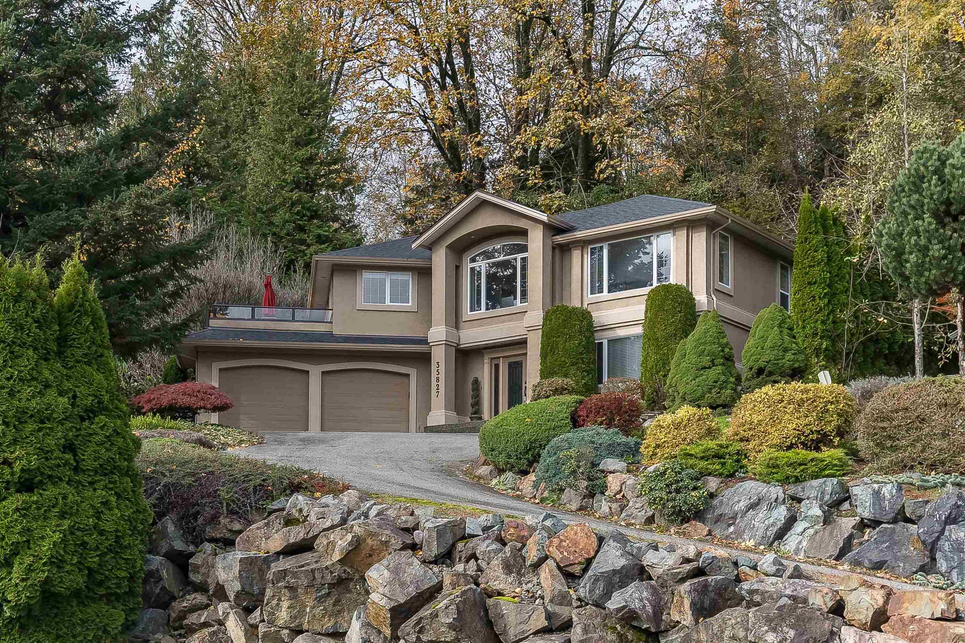 35827 Graystone Drive, Abbotsford, Abbotsford East, V3G 1K7 1