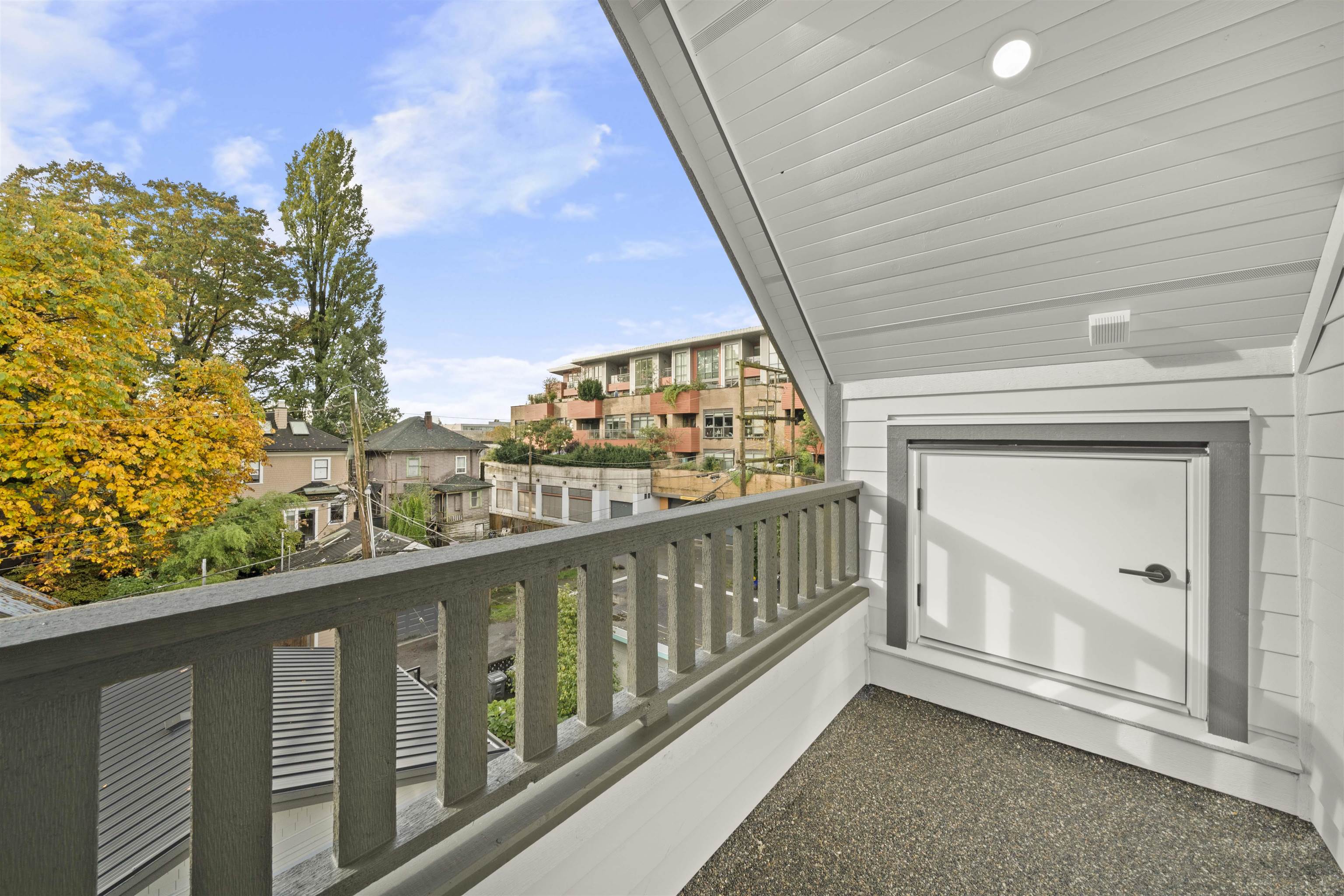 2 1722 E 6th Avenue, Vancouver, Grandview Woodland, V5N 1P5 22