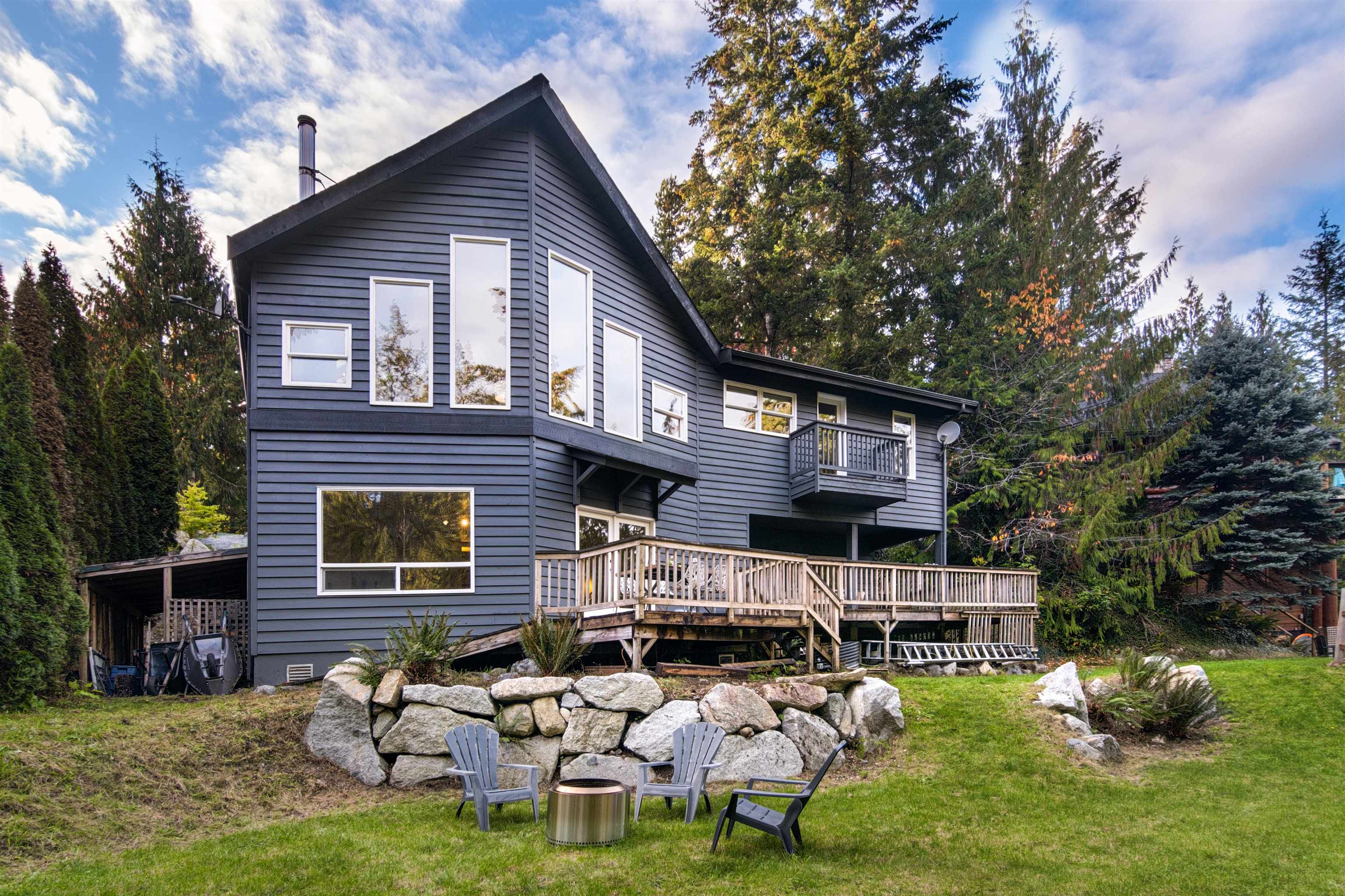 1044 Tobermory Way, Squamish, Garibaldi Highlands, V0N 1T0 10