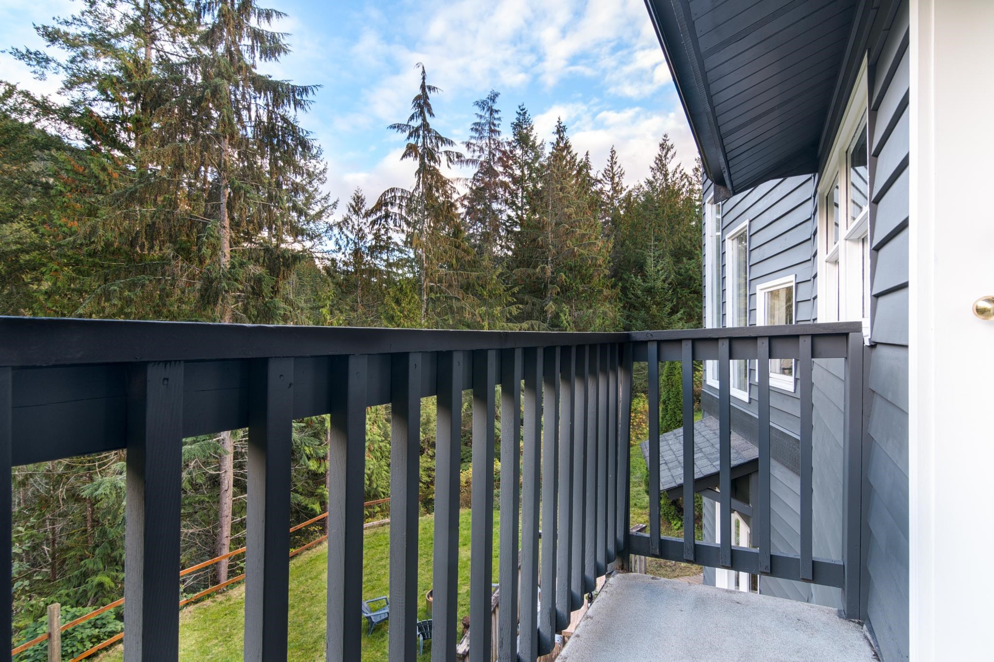 1044 Tobermory Way, Squamish, Garibaldi Highlands, V0N 1T0 11