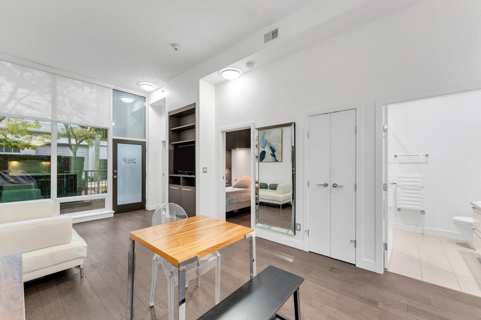 268 W 1st Avenue, Vancouver, False Creek, V5Y 3T2 22