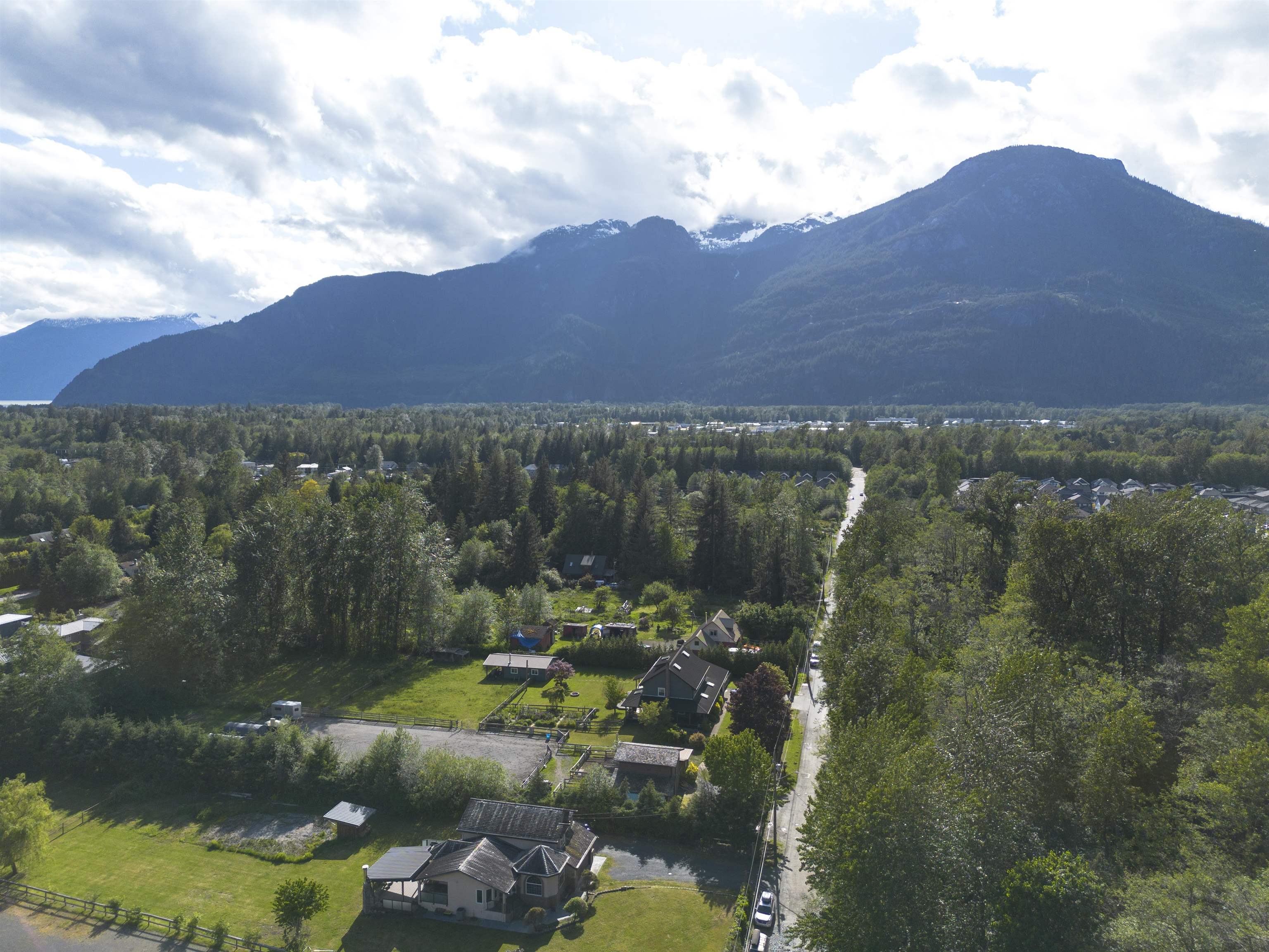 10 1050 Finch Drive, Squamish, Brennan Center, V8B 0S9 8