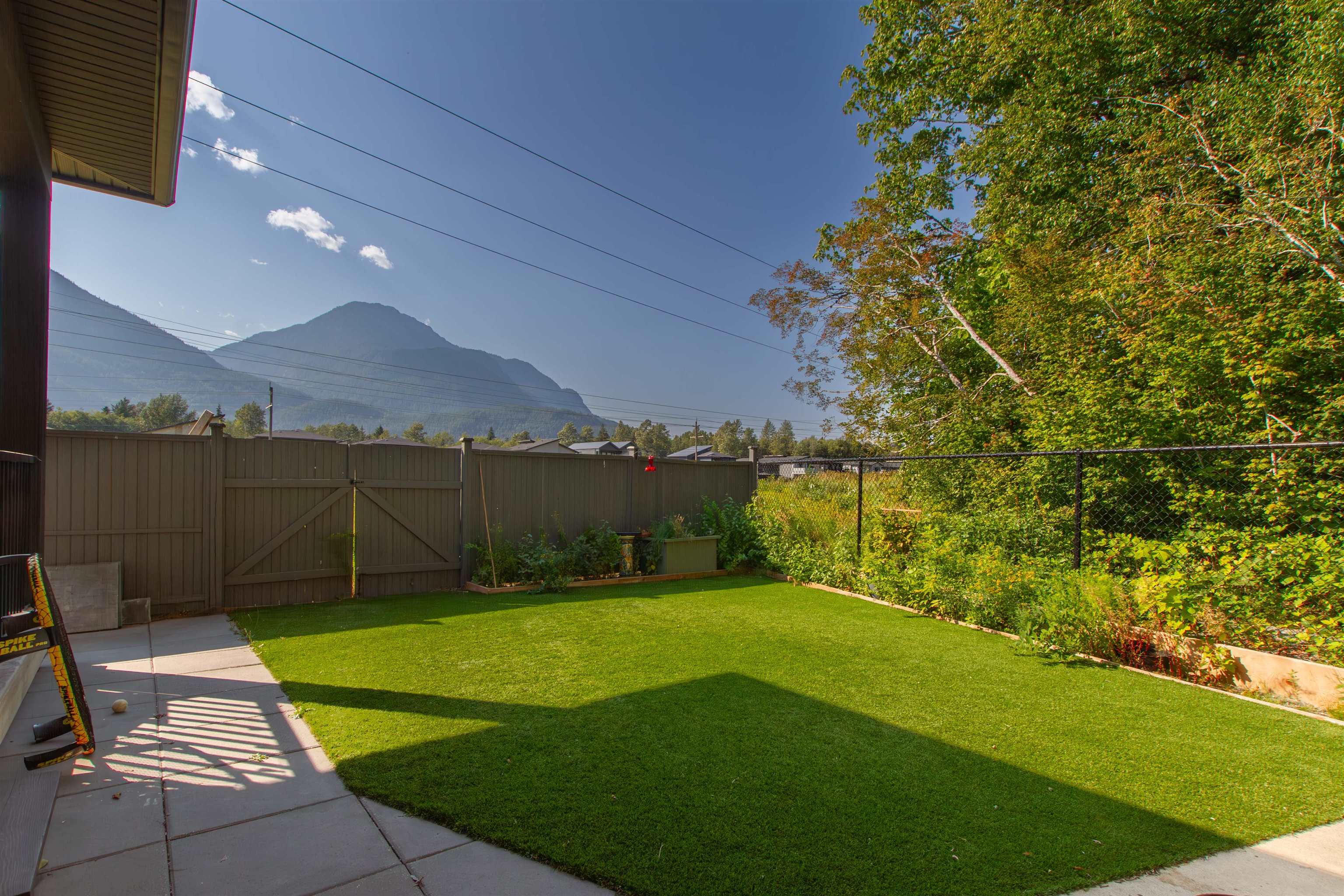 39208 Woodpecker Place, Squamish, Brennan Center, V0B 0C3 20