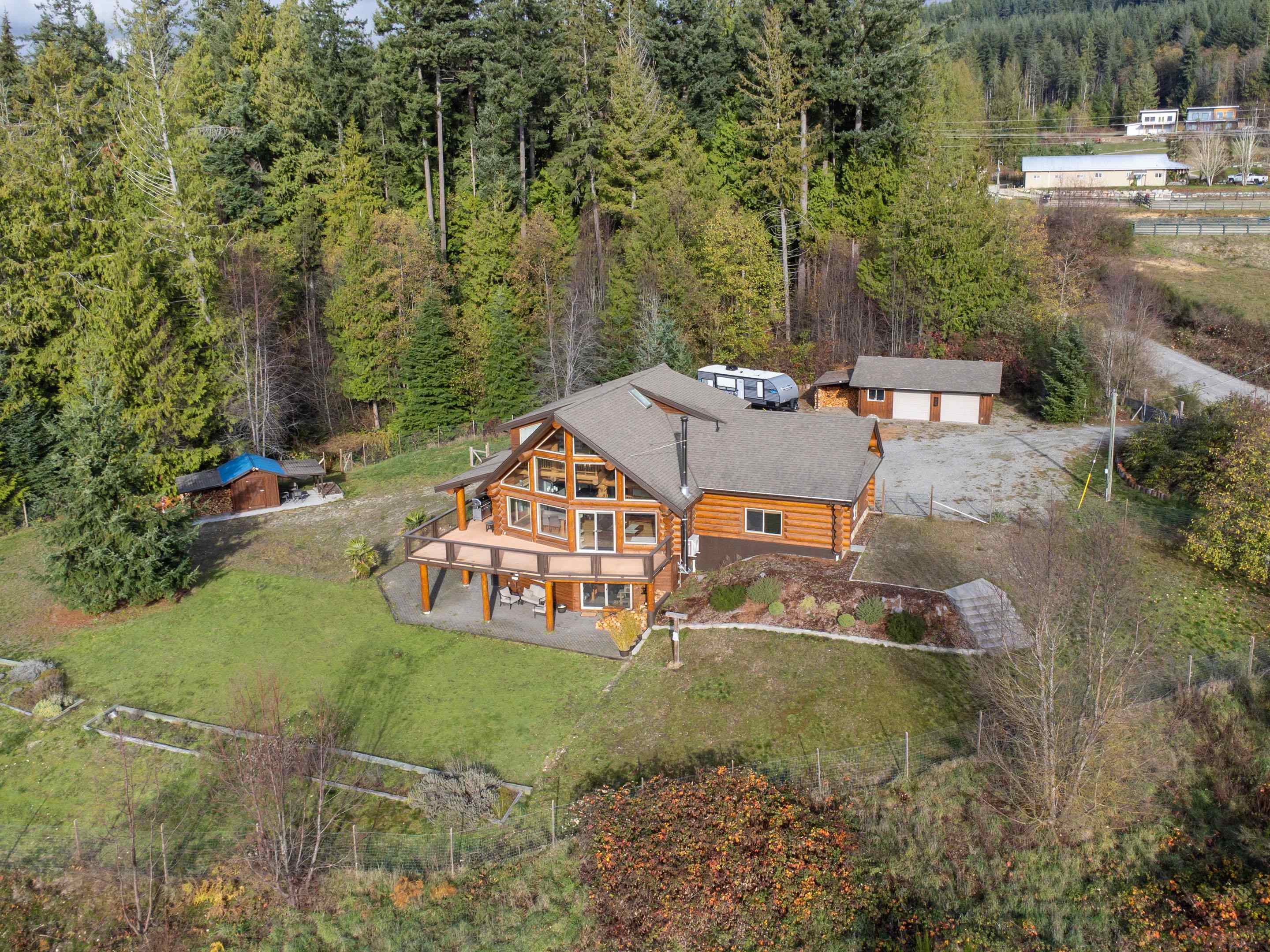 1041 Firburn Road, Roberts Creek, Roberts Creek, V0N 2W5 3