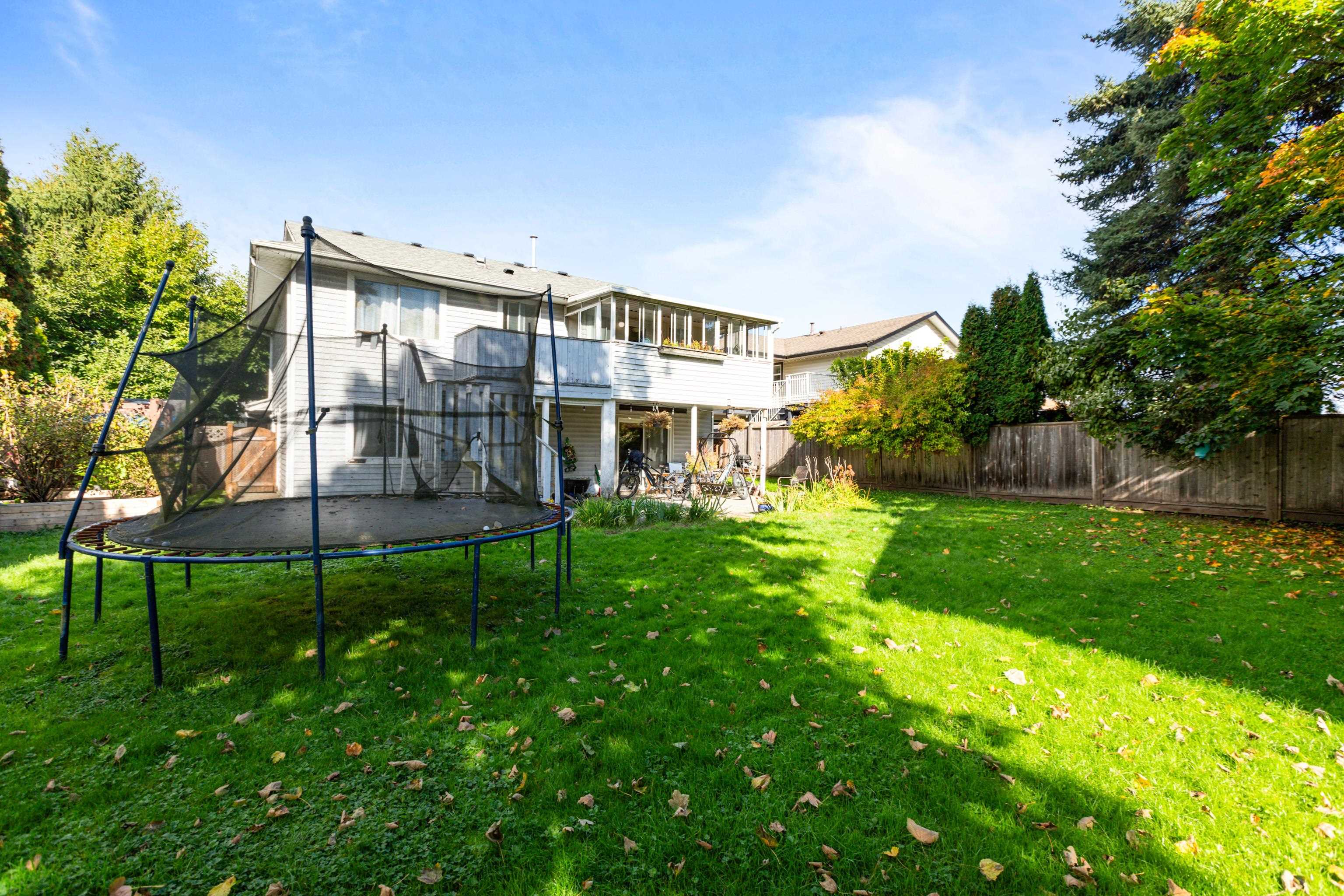 20070 Bruce Avenue, Maple Ridge, Southwest Maple Ridge, V2X 8Y4 8