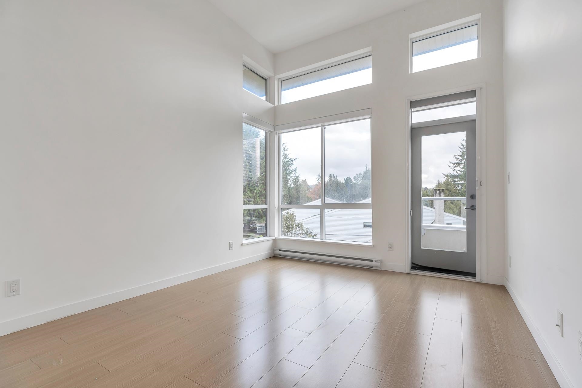 416 5460 Broadway, Burnaby, Brentwood Park, V5B 0B4 12