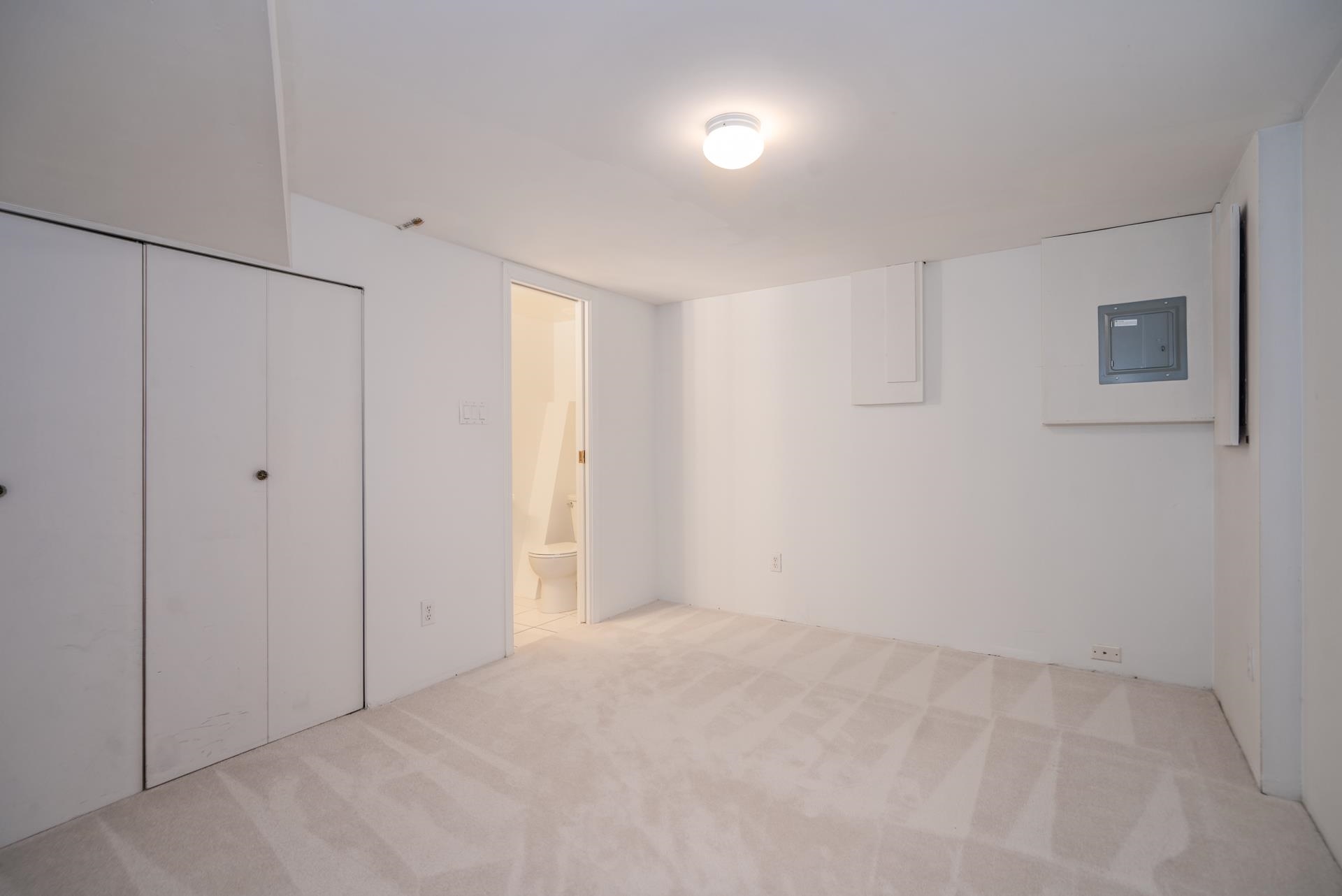 Listing image of 1460 NELSON AVENUE