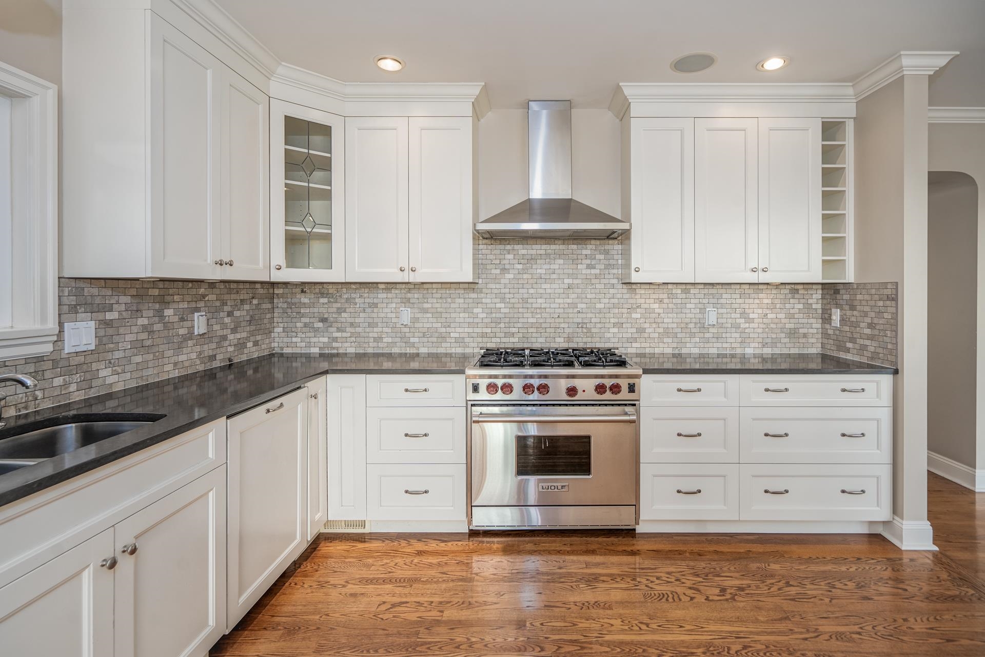 Listing image of 1460 NELSON AVENUE